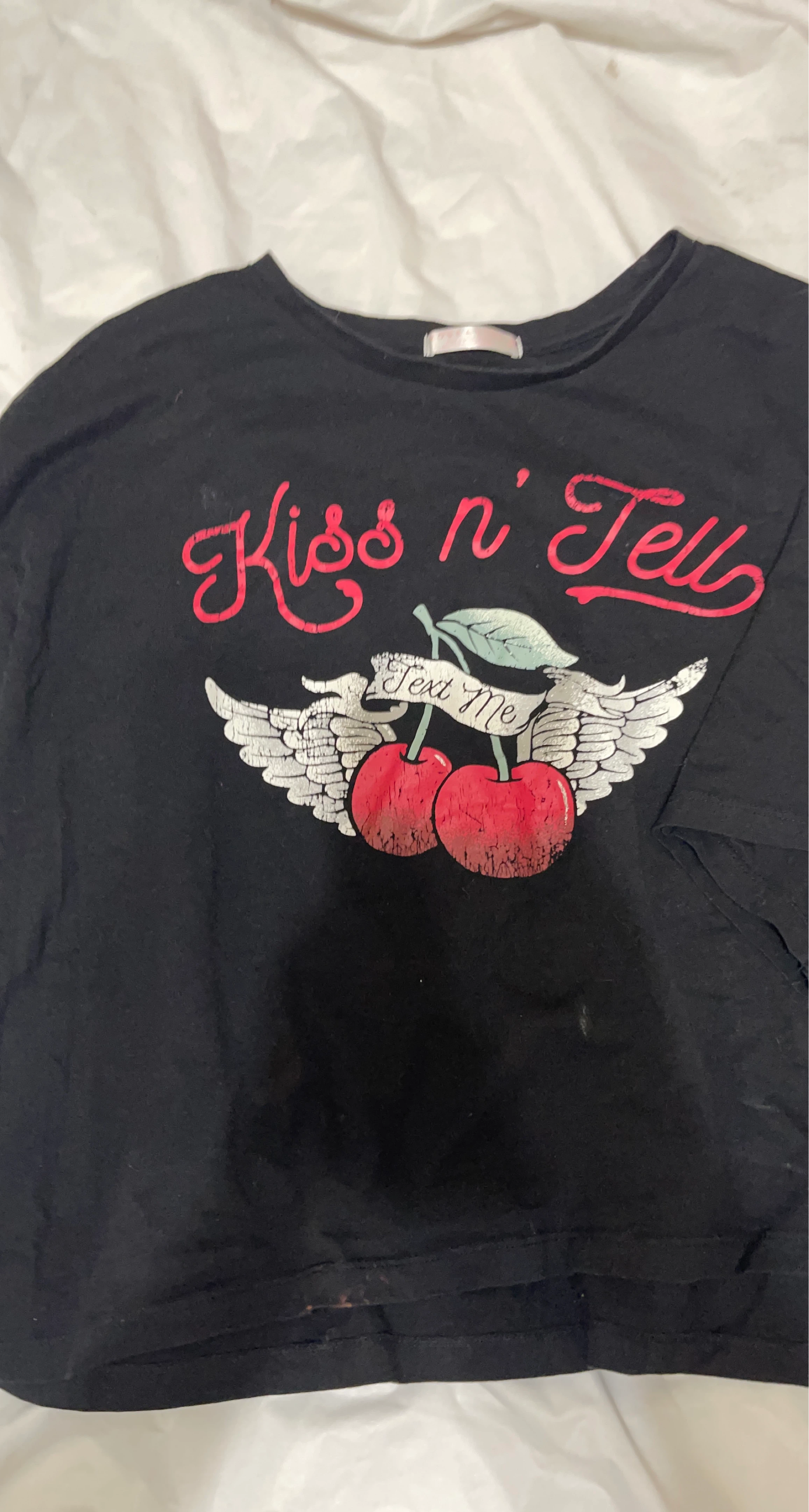 Kiss n' Tell Graphic T-Shirt