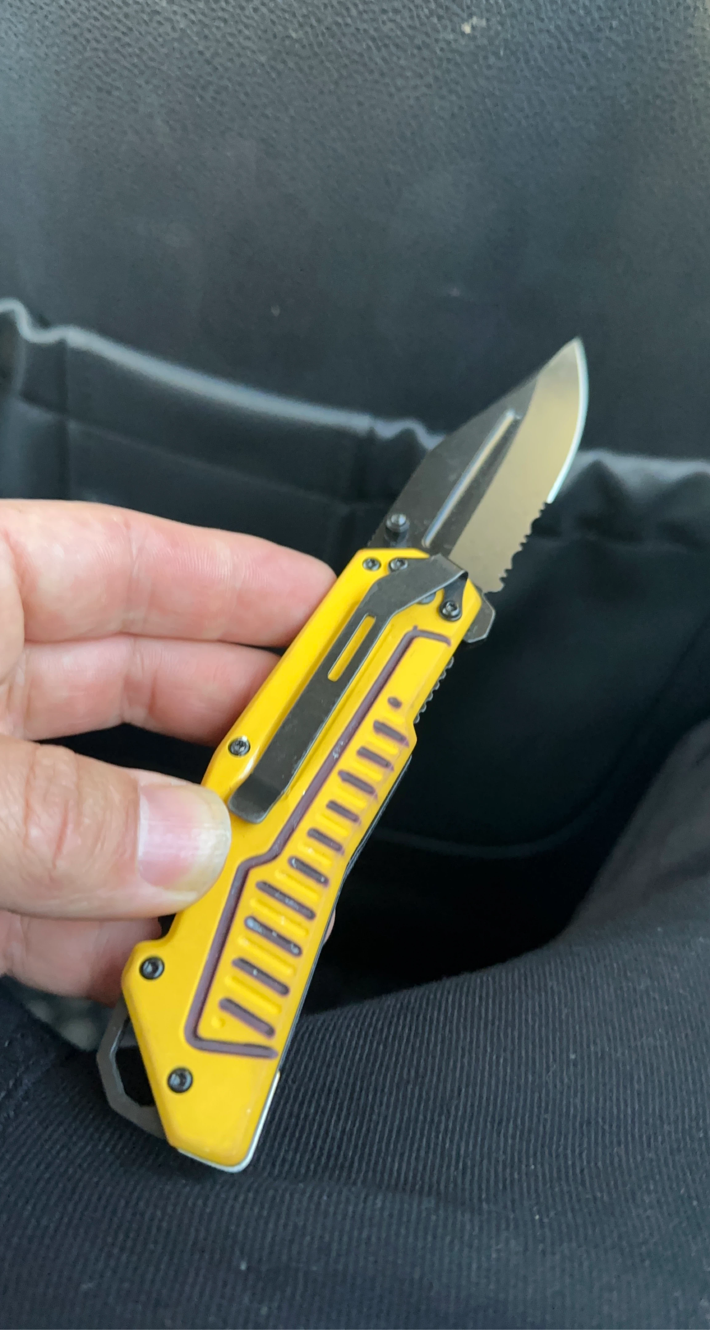 DEWALT Folding Utility Knife