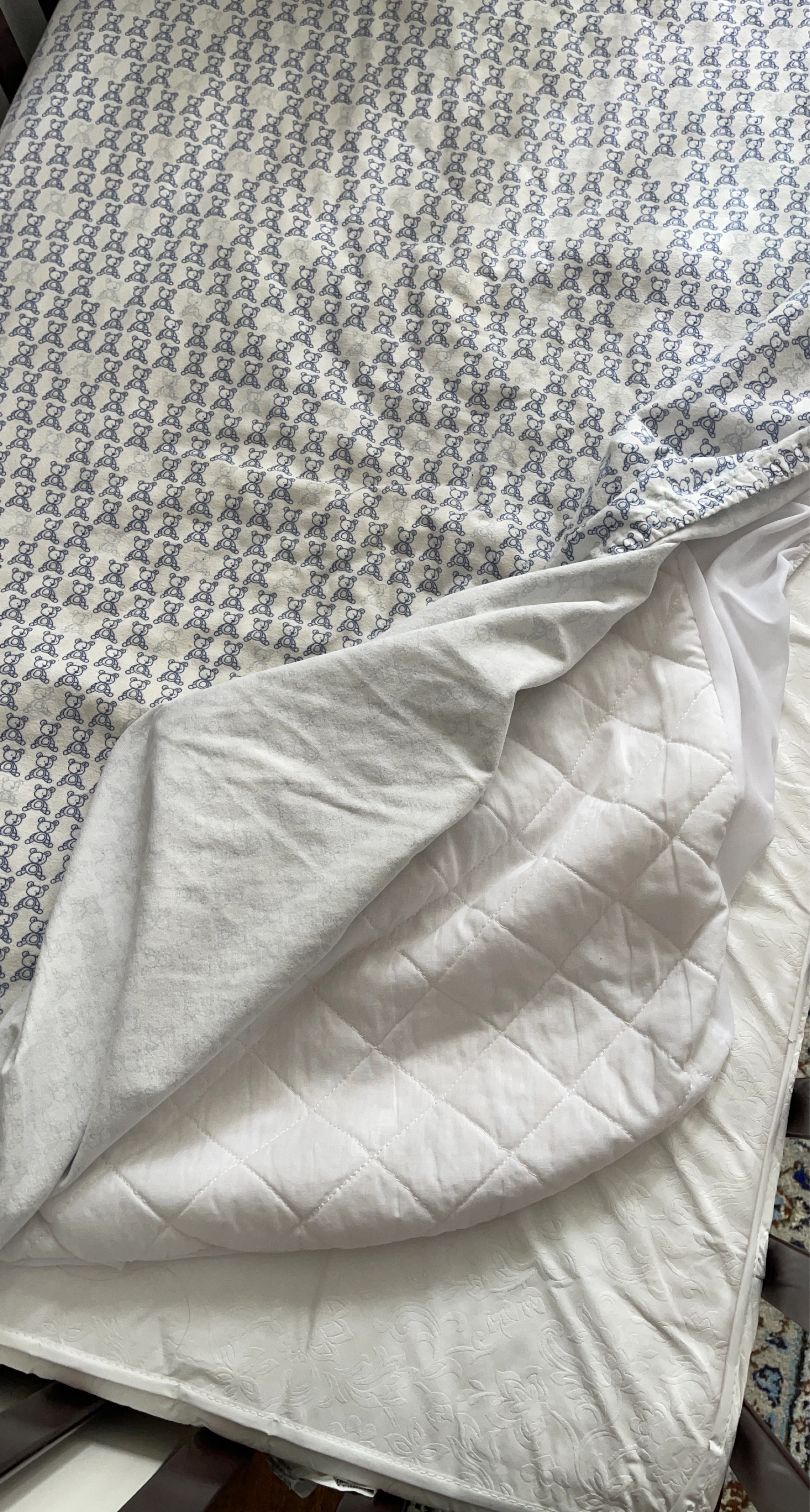 Crib with Mattress and Bedding