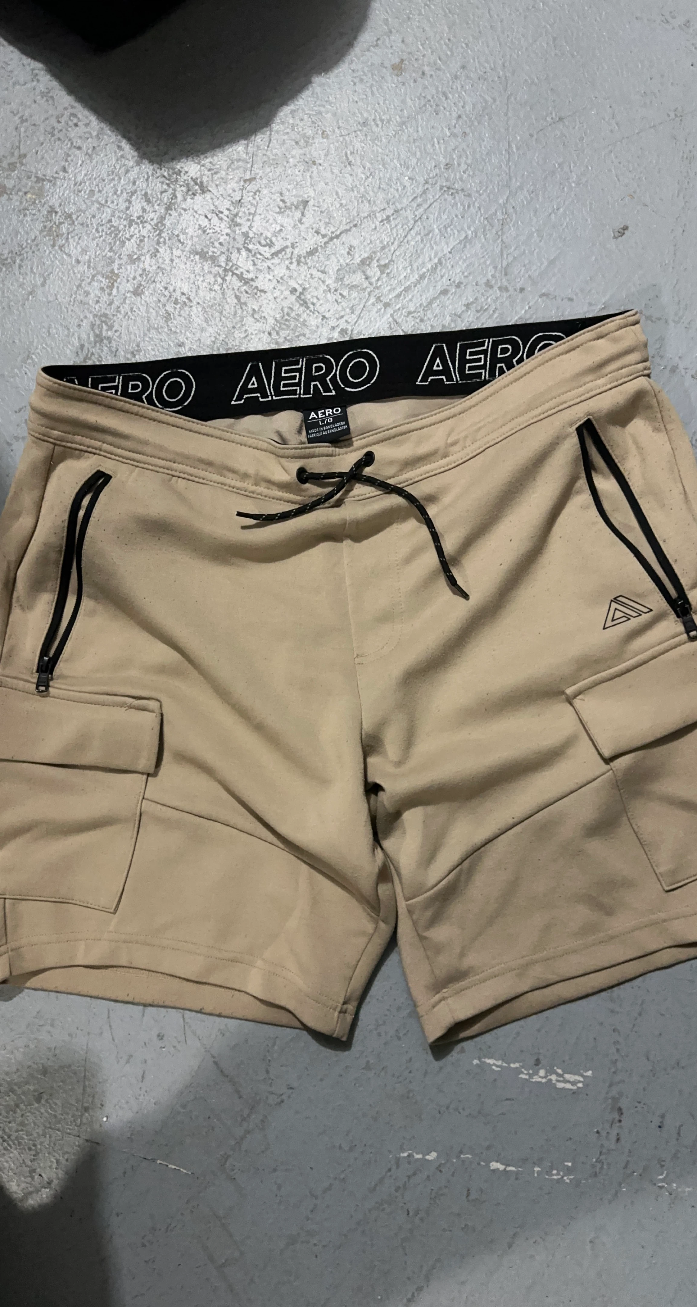 AERO Cargo Shorts - Tan - L/G