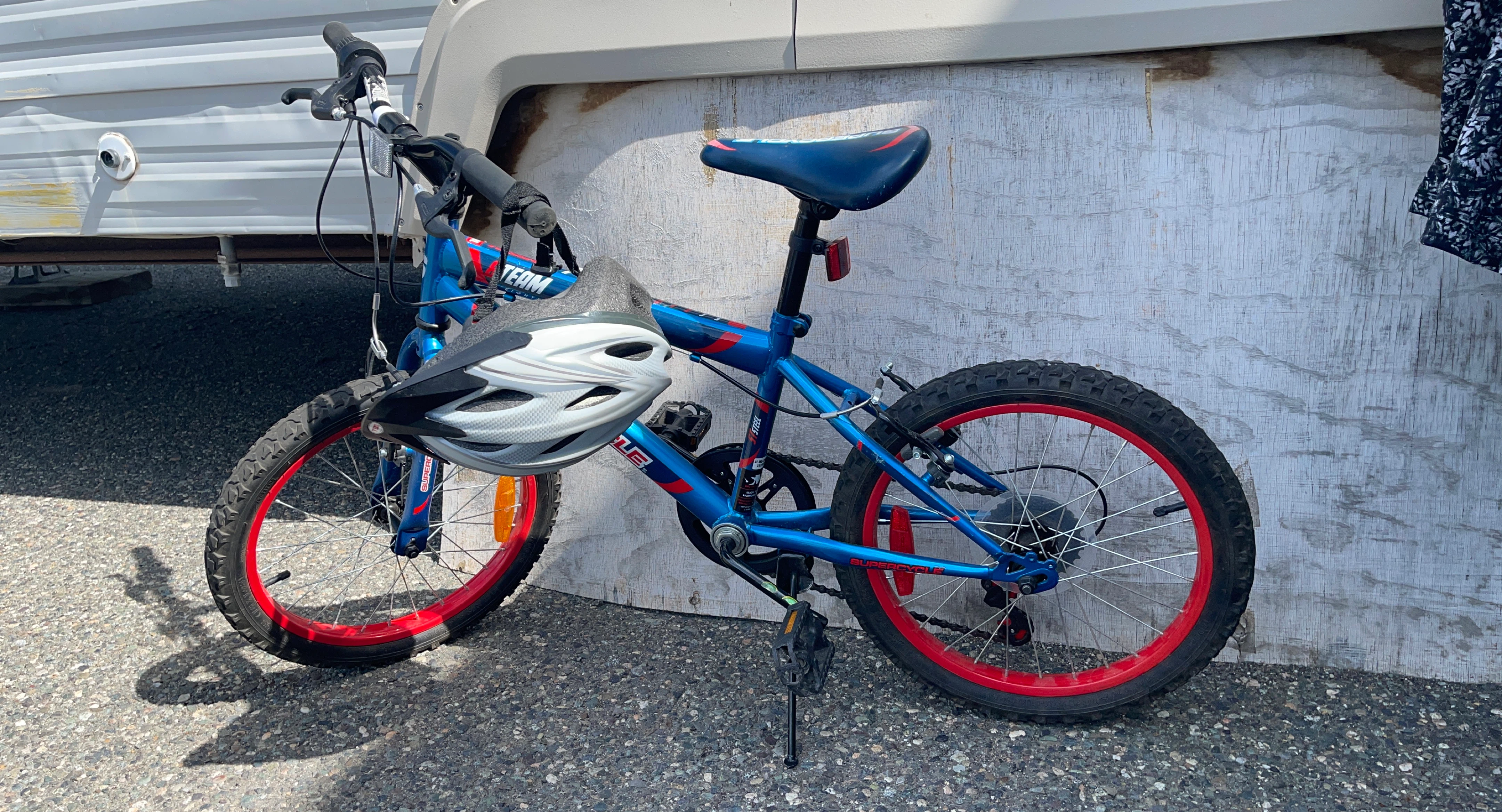 Blue TEAM Steel Kids Bike with Helmet