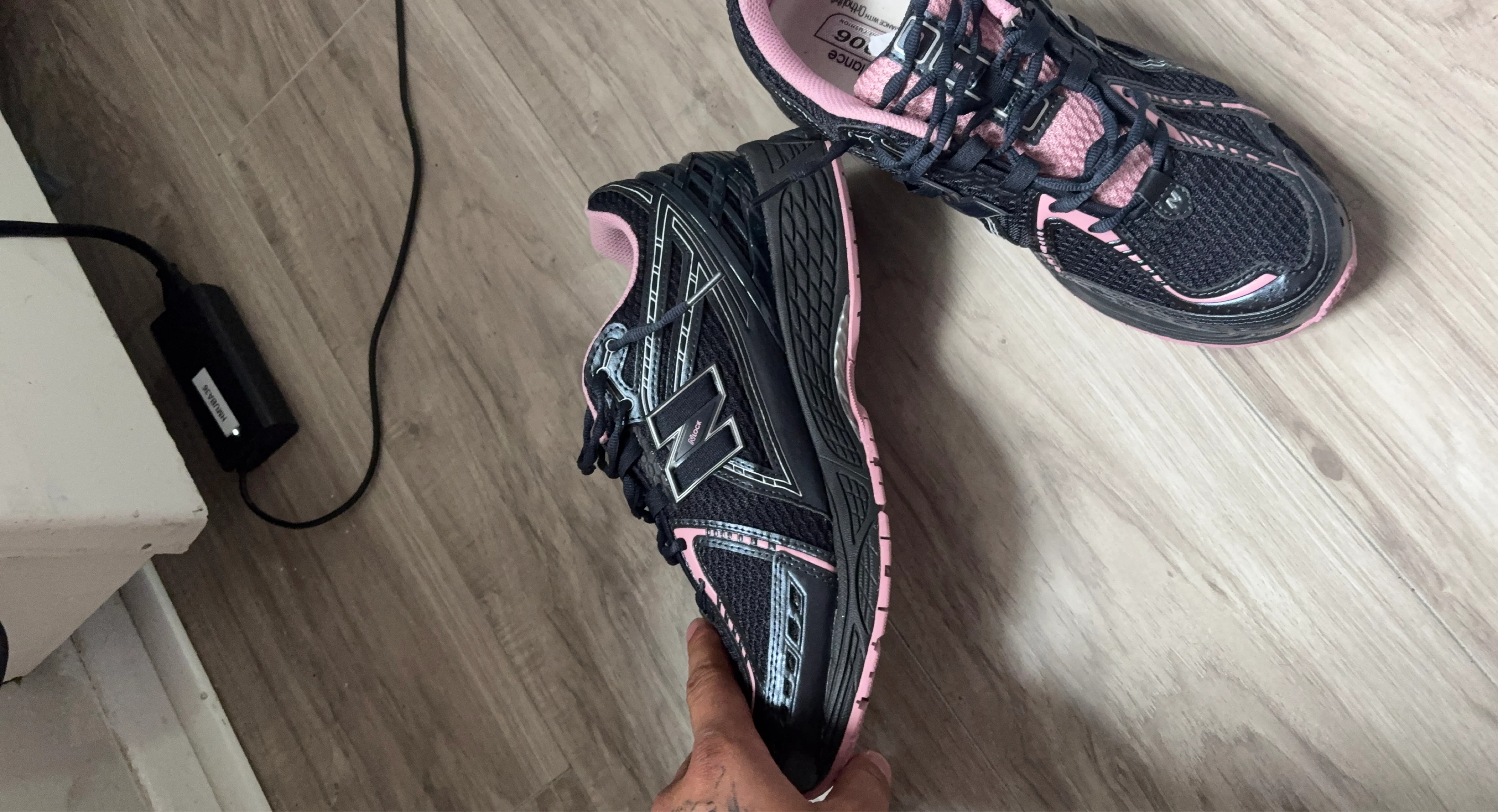 New Balance 906 Running Shoes - Blue & Pink