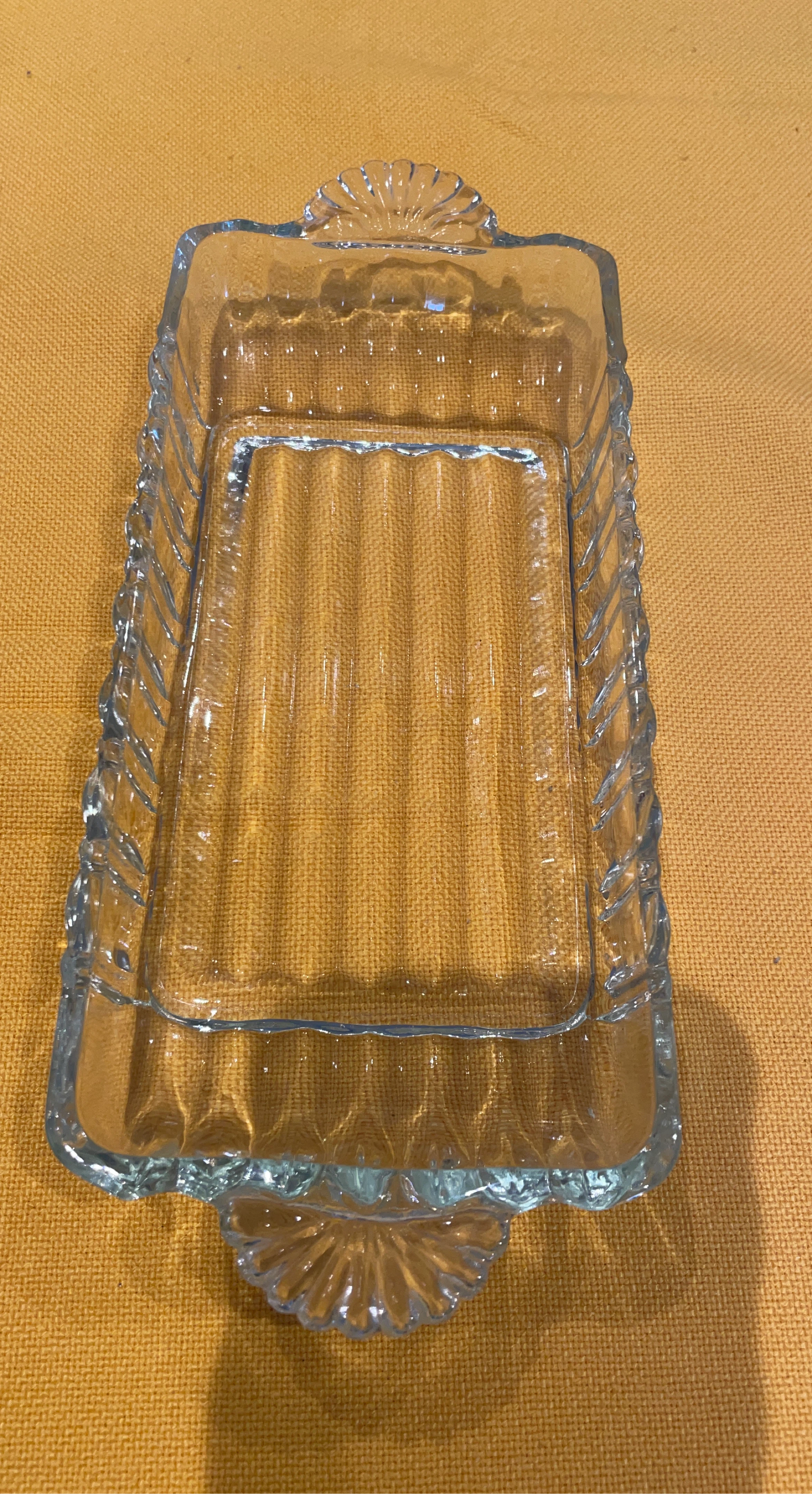 Glass rectangular serving dish