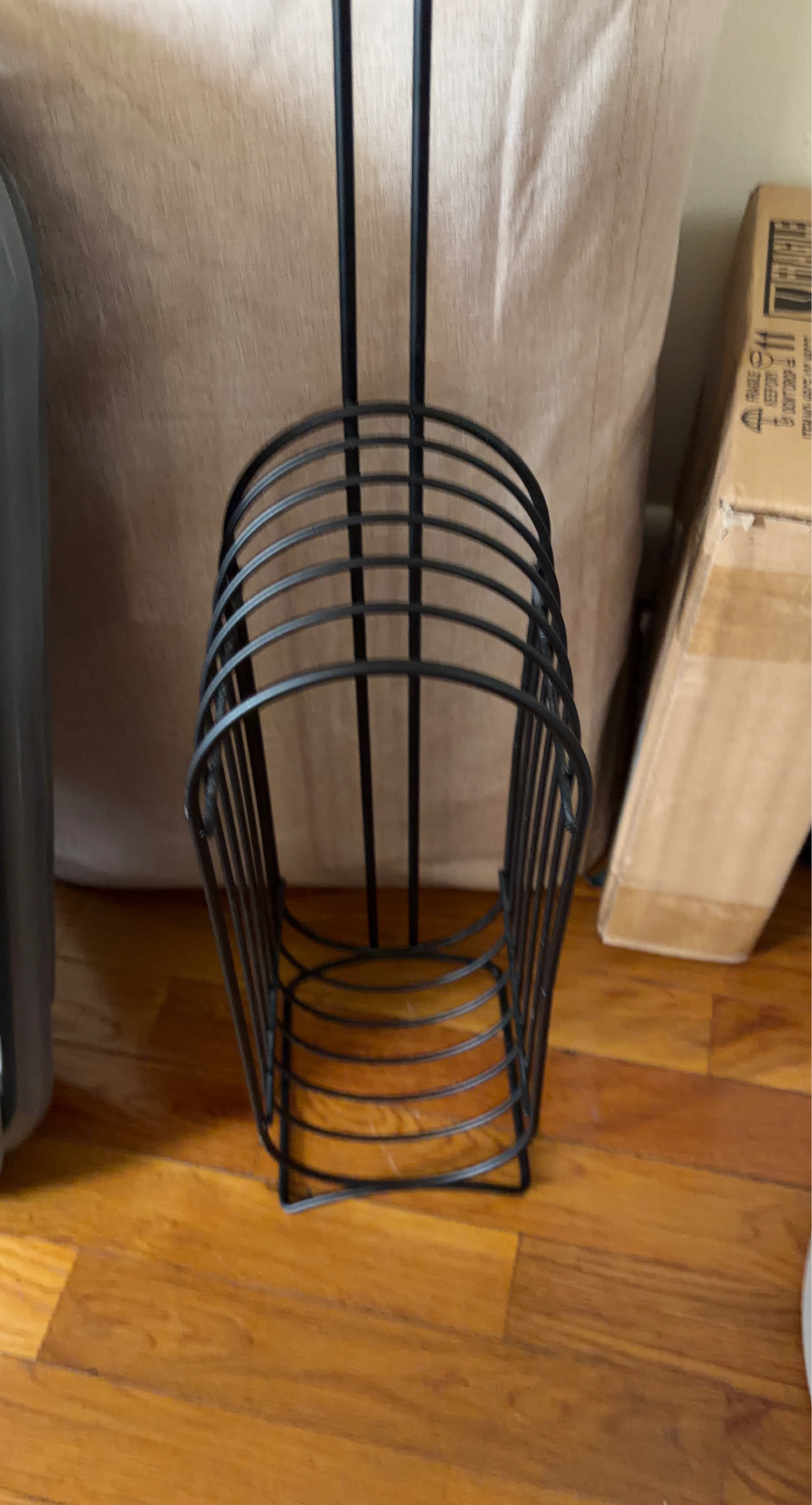 Black Wire Paper Towel Holder