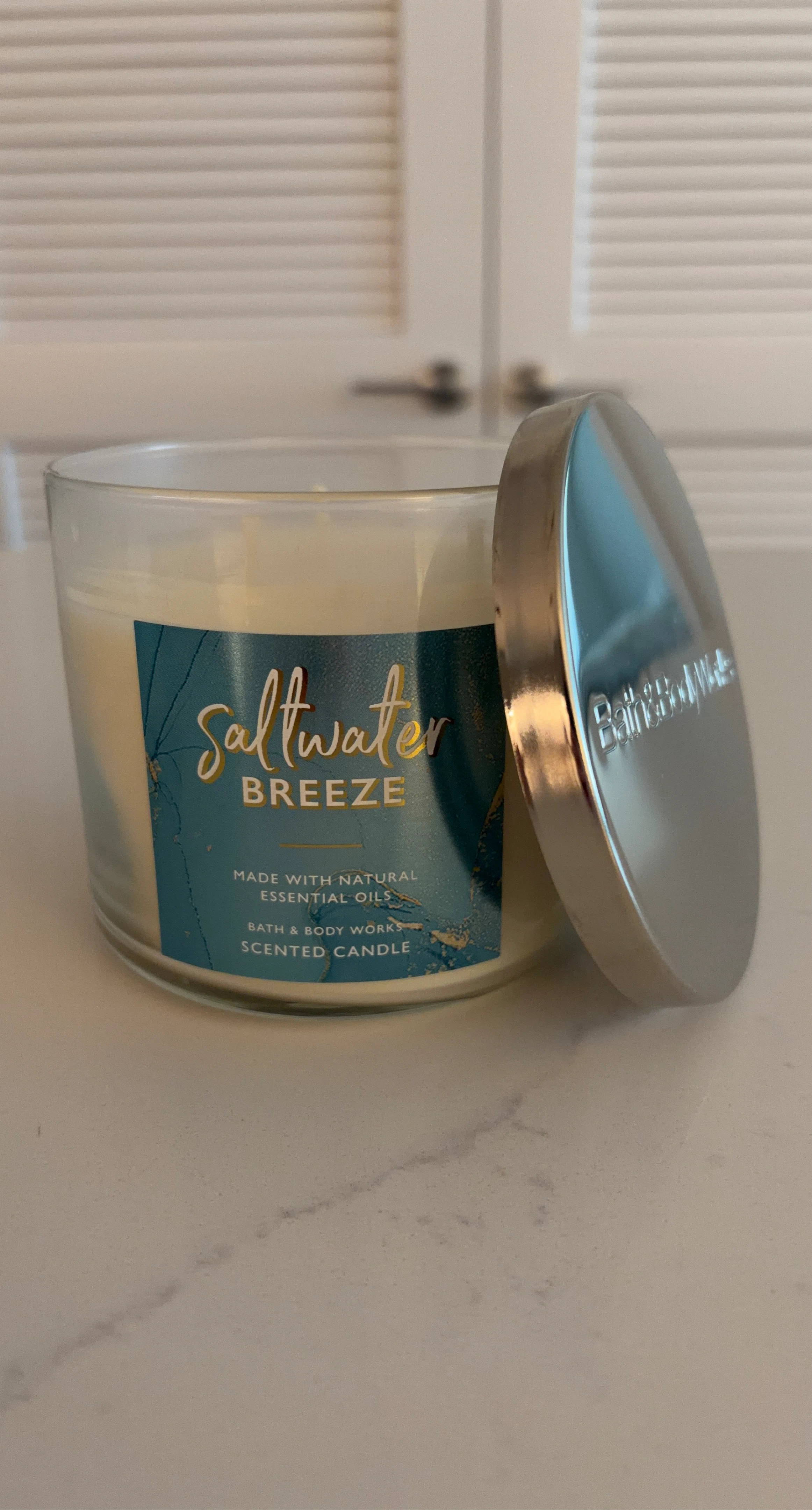 Bath & Body Works Saltwater Breeze Scented Candle