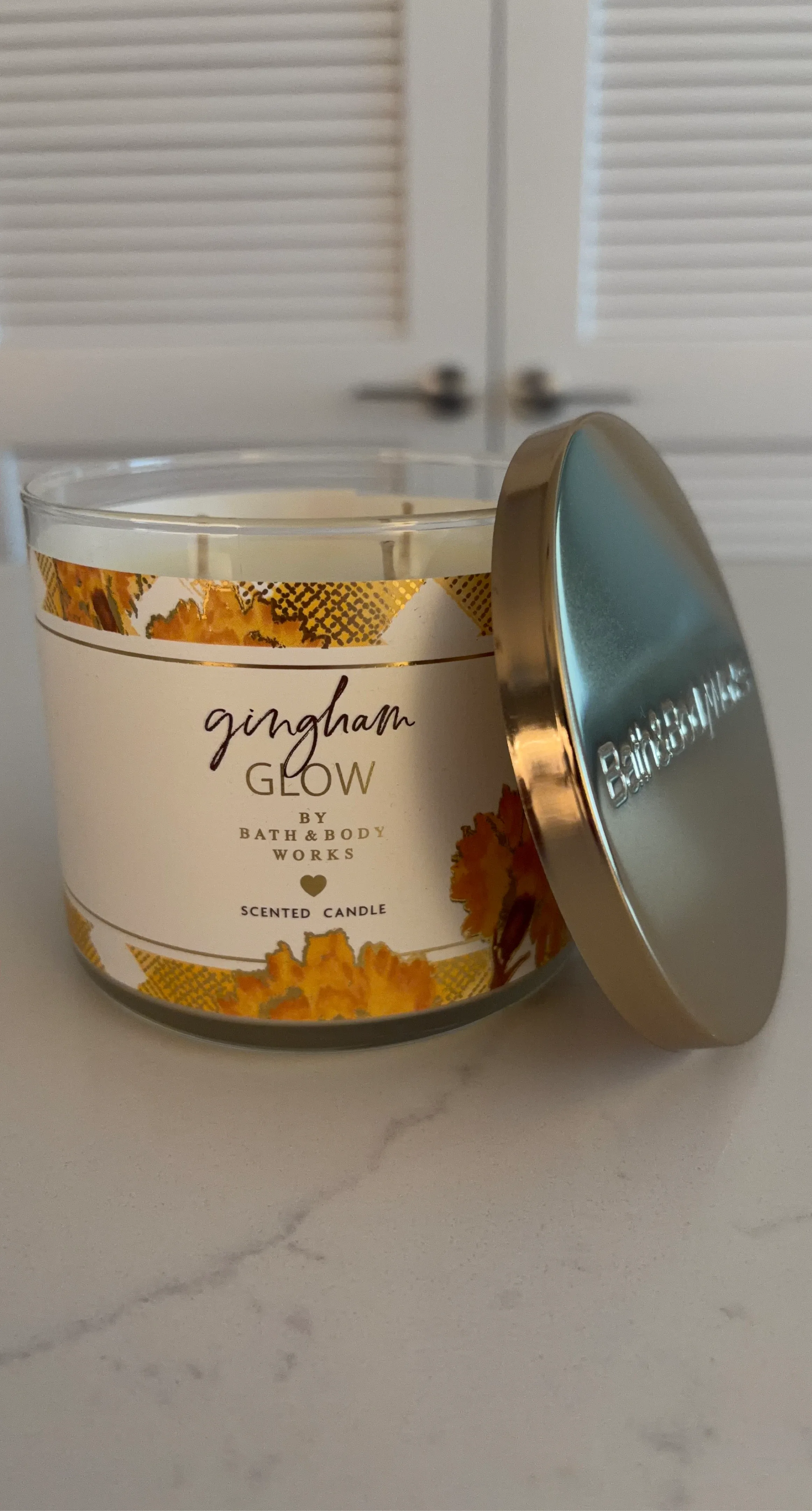 Bath & Body Works Gingham Glow Scented Candle