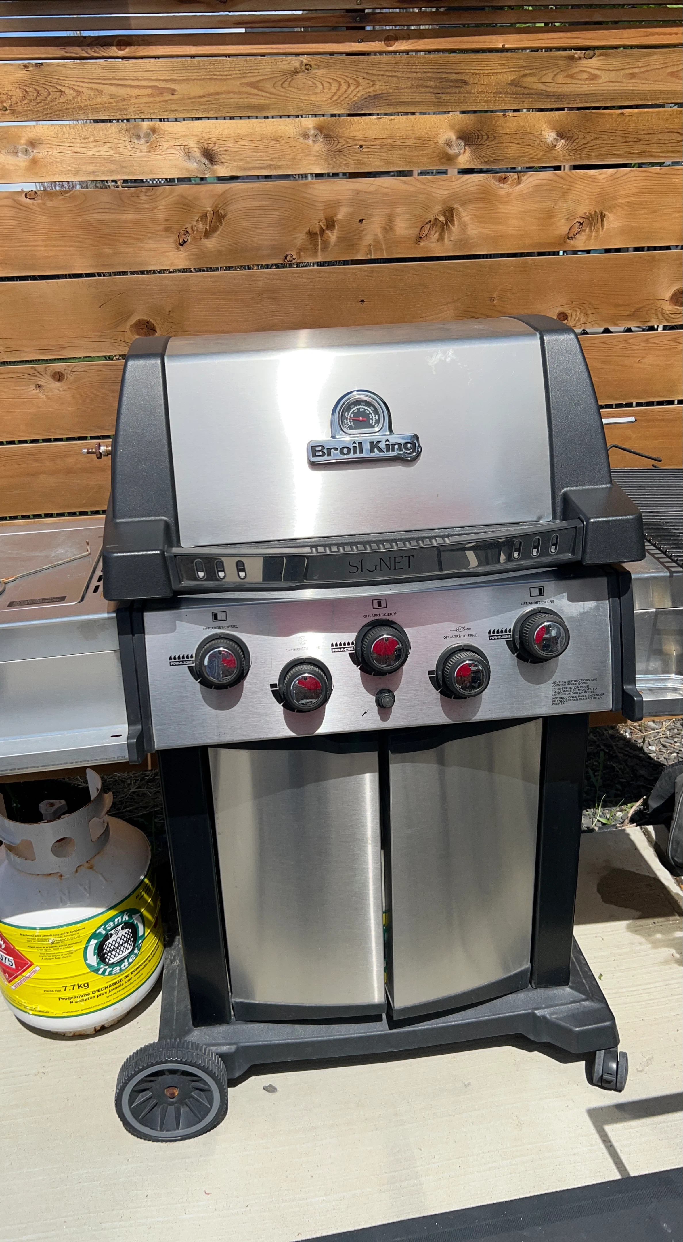 Broil King Signet Propane Grill