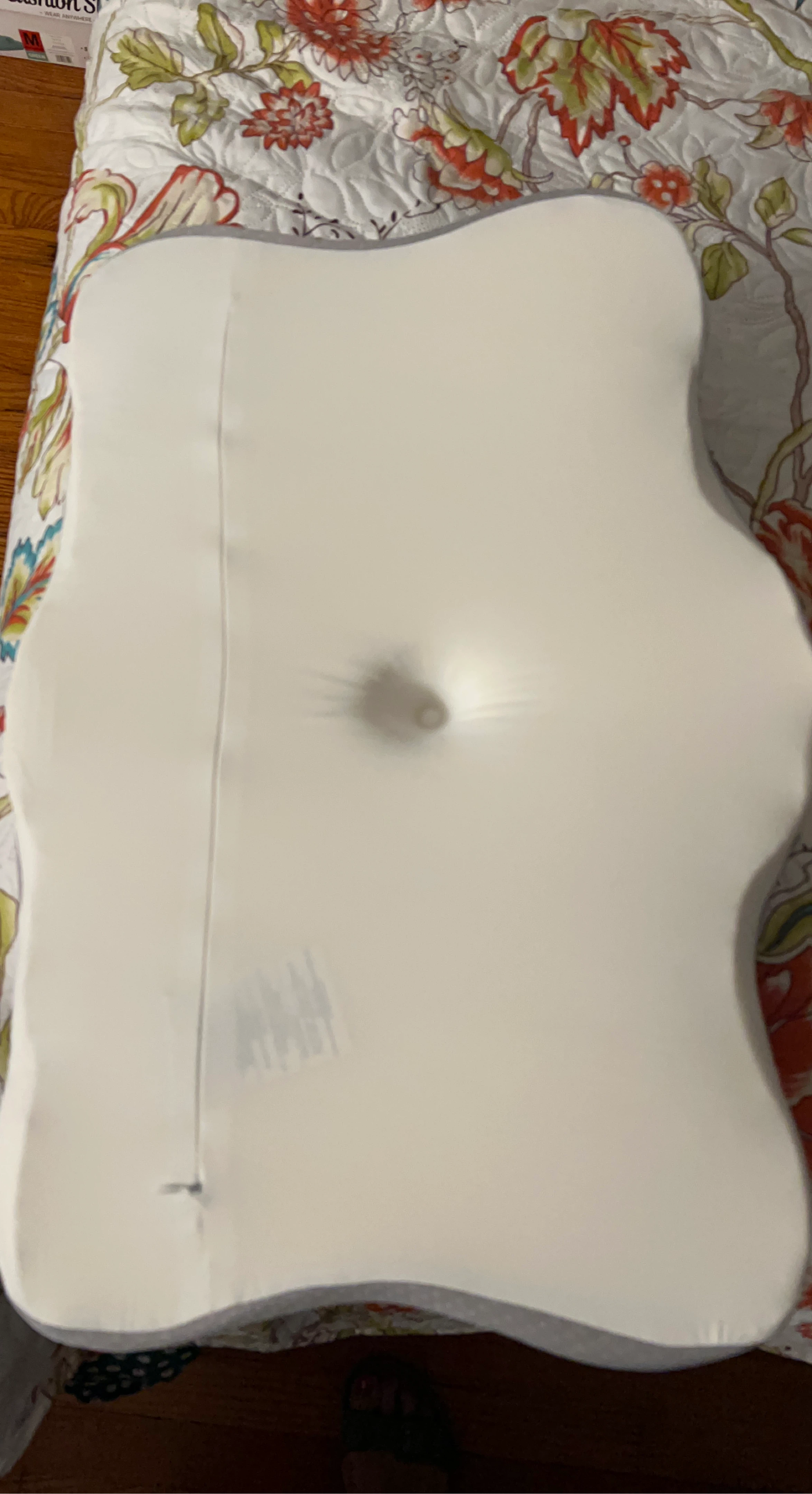 White Contoured Memory Foam Pillow