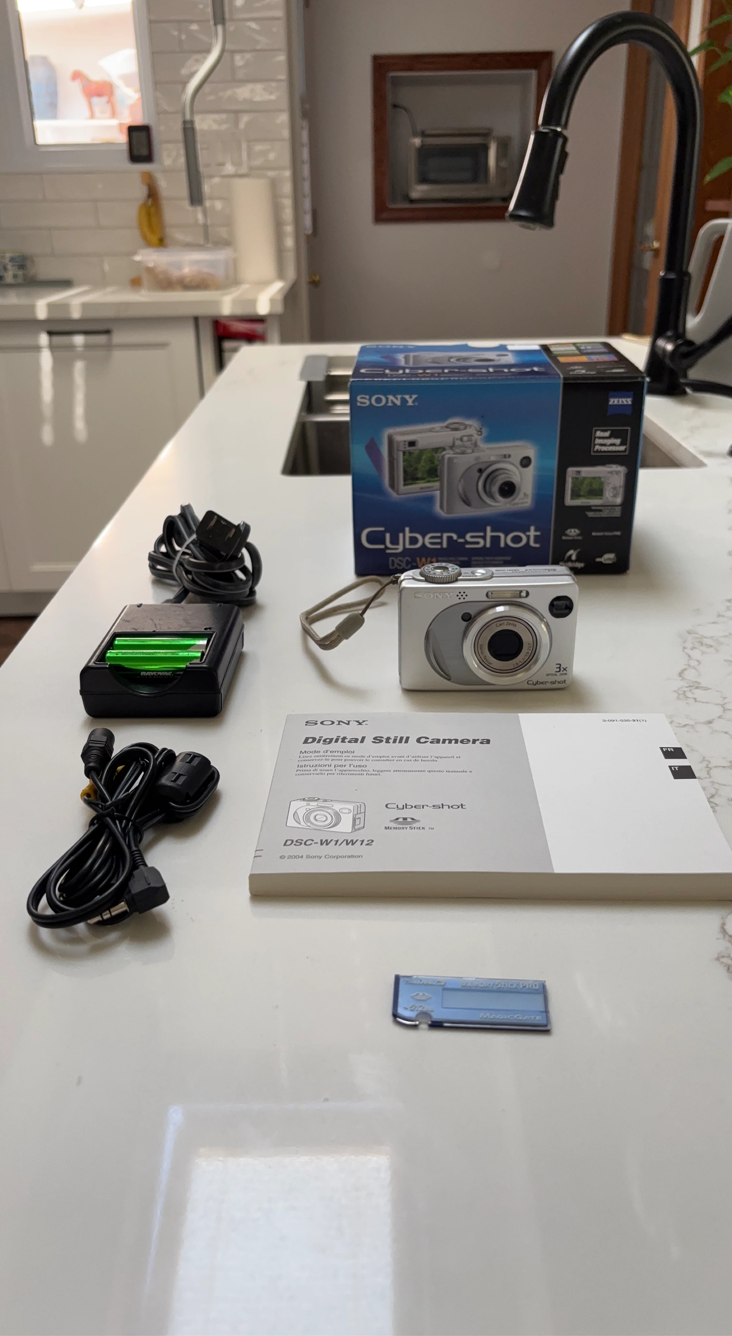 Sony Cyber-shot DSC-W1 Digital Still Camera with Accessories