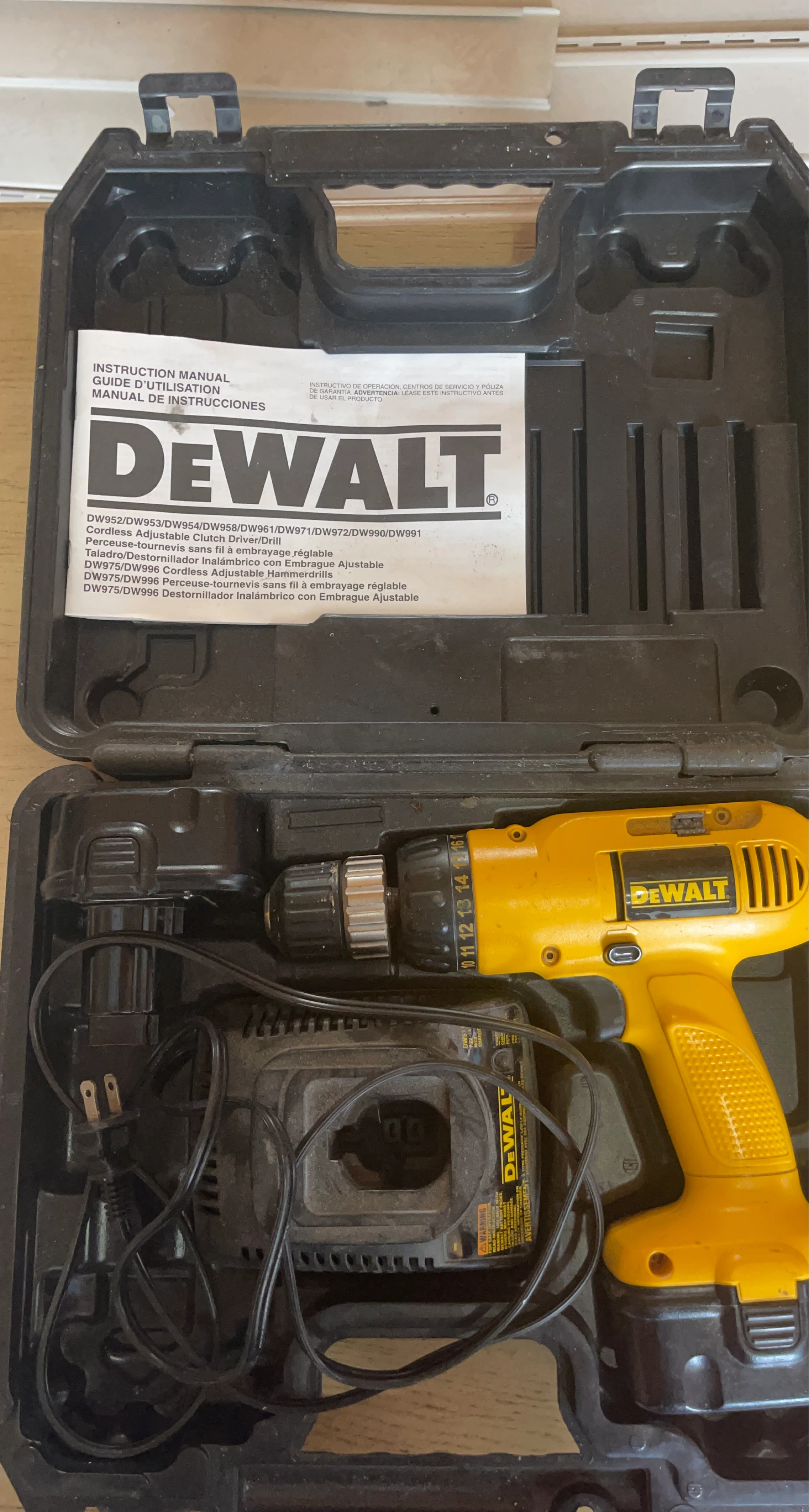 DEWALT Cordless Adjustable Clutch Driver/Drill