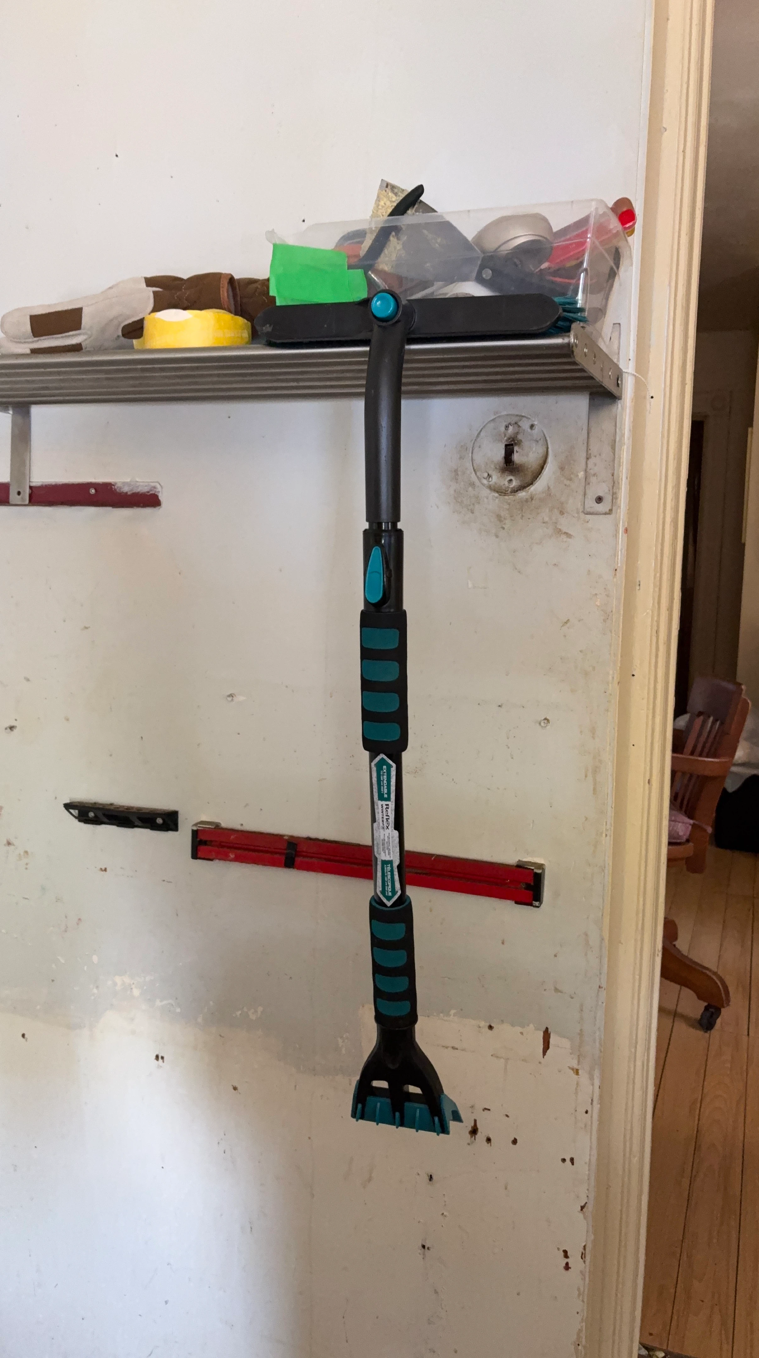 Reflex Extendable Ice Scraper
