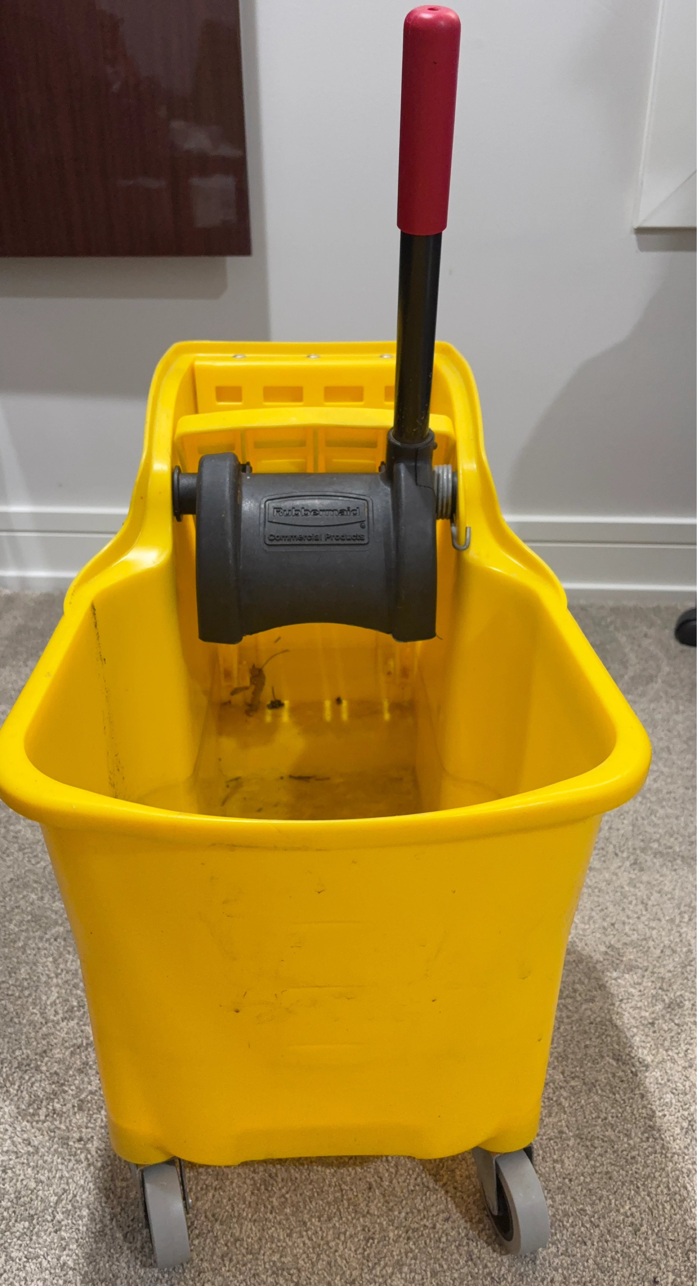 Rubbermaid Commercial Mop Bucket with Wringer