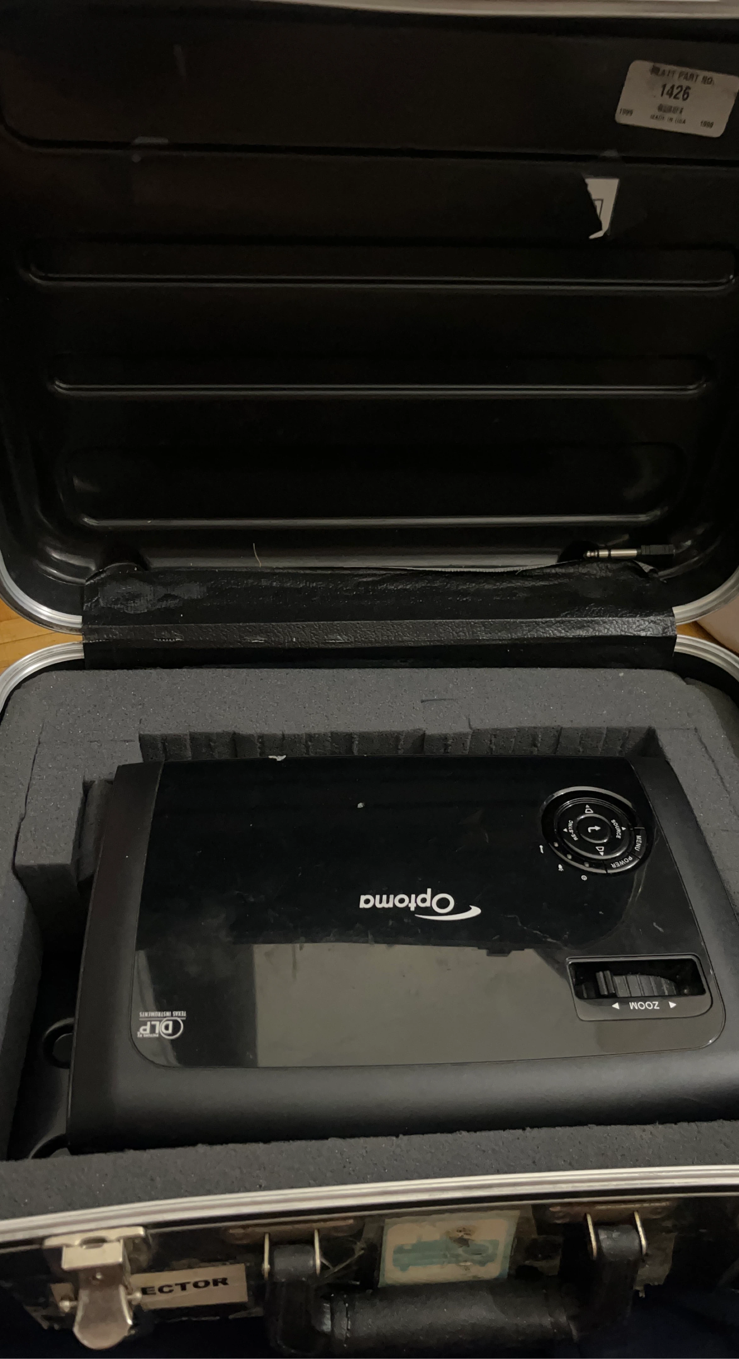 Optoma ES526 DLP Projector