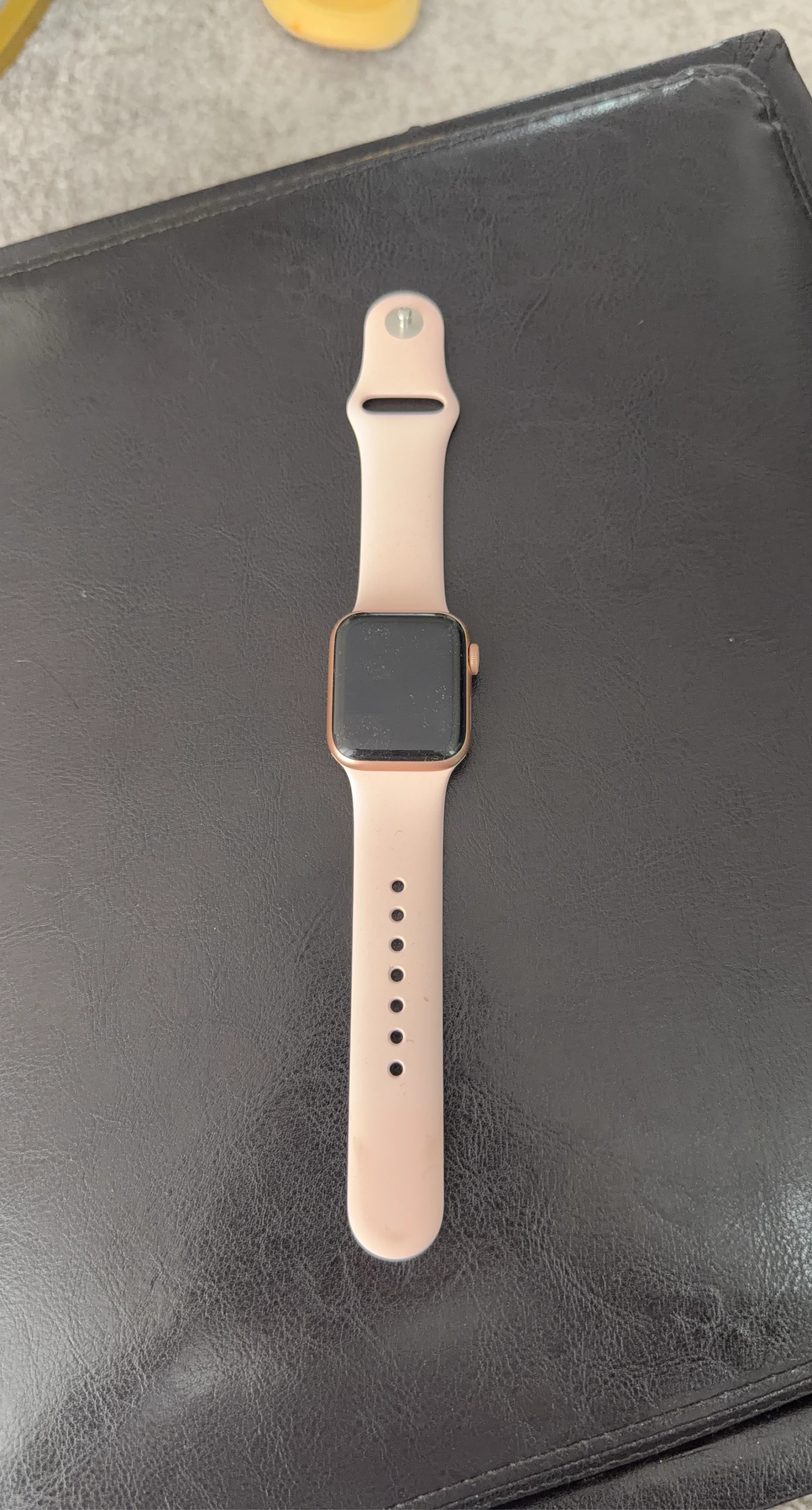 Apple Watch Series 5 - Rose Gold Aluminium Case