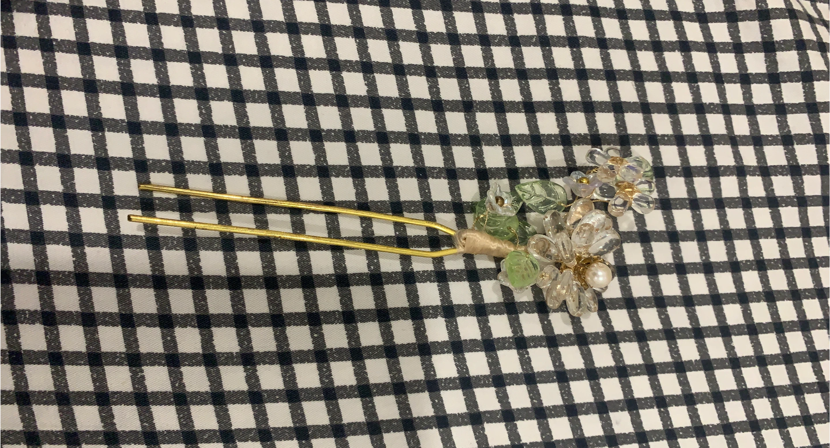 Decorative Hair Pin with Floral Beads