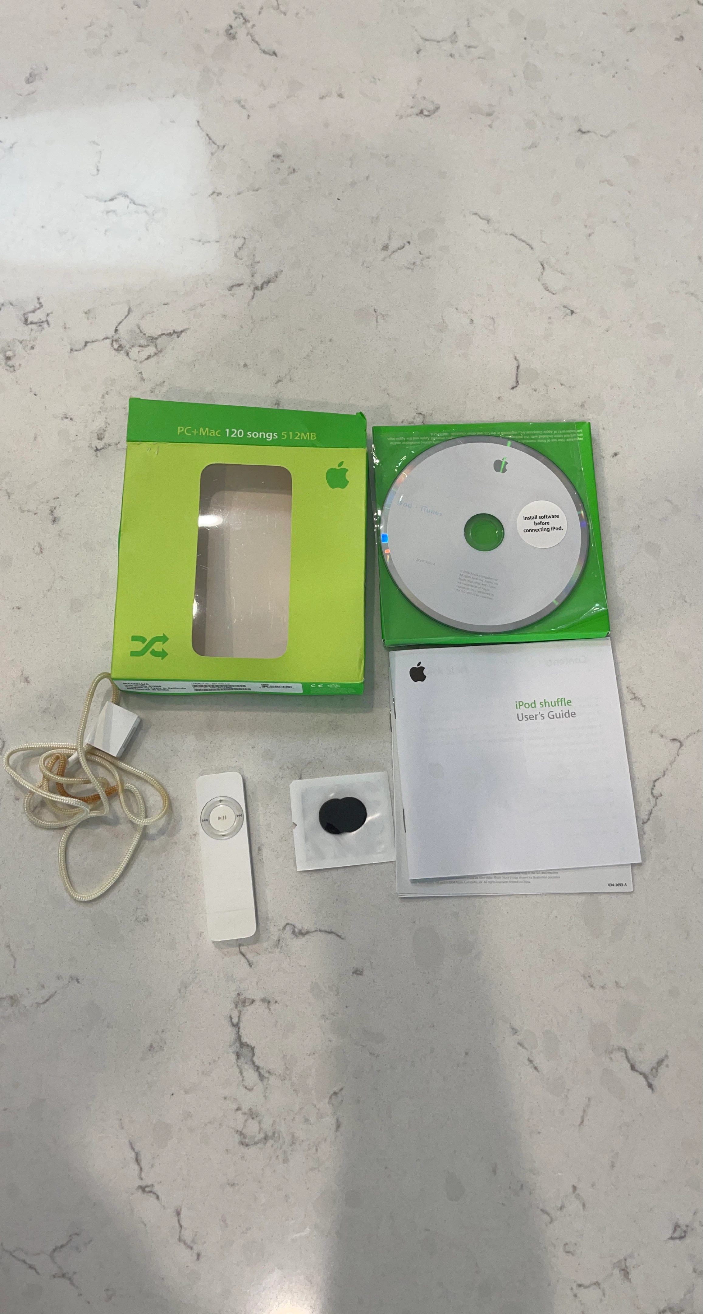 Apple iPod Shuffle 1st Gen 512MB MP3 Player White