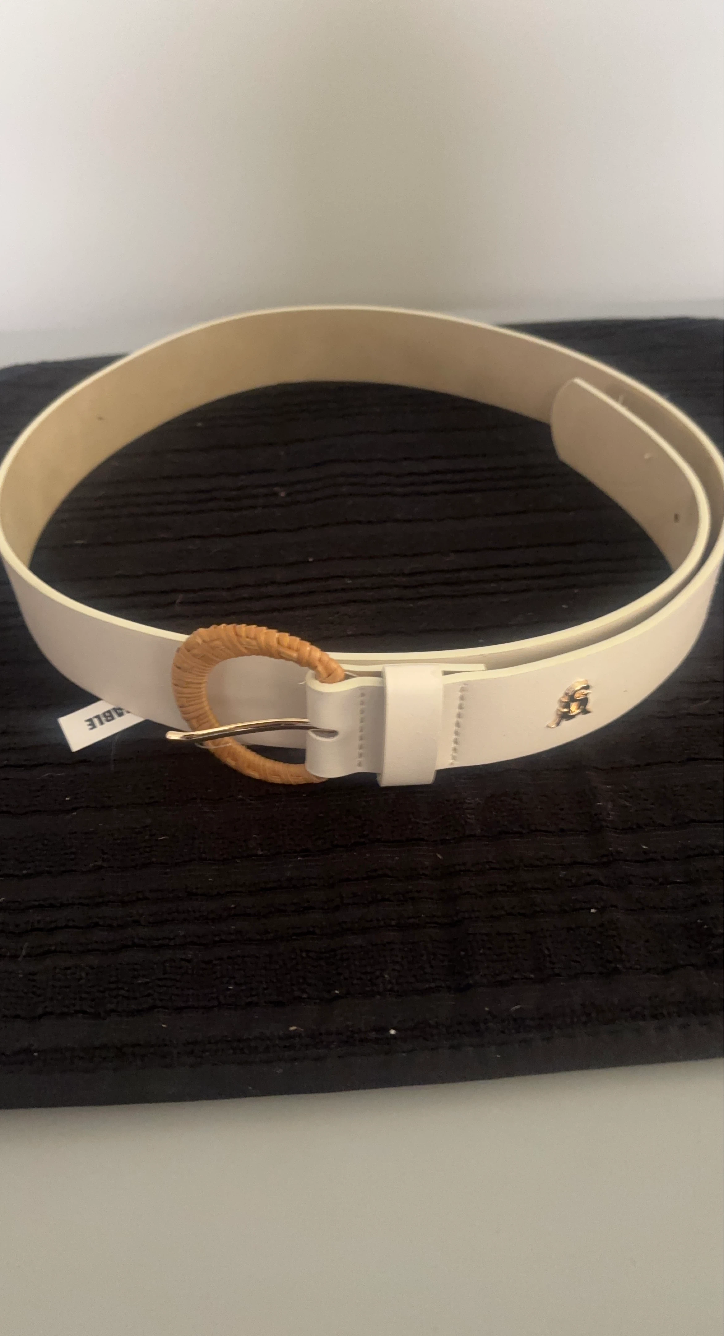 New Women's Off-White Belt - Size L
