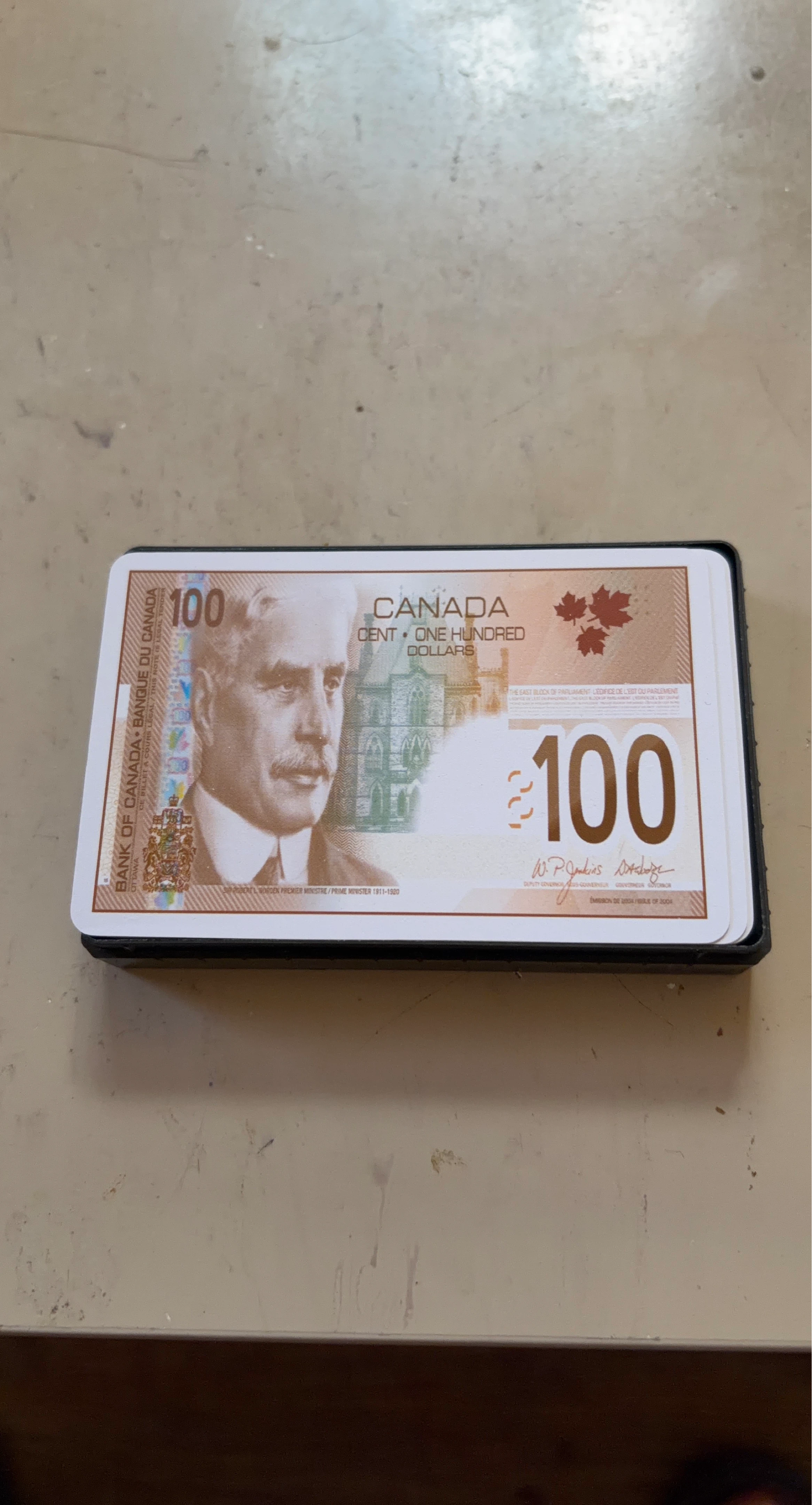 Canada 100 Dollar Bank Note playing cards - 2004 Series