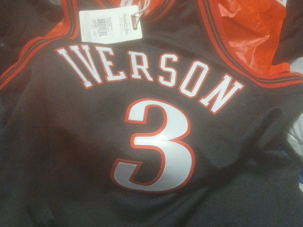 Mitchell & Ness Allen Iverson 76ers Authentic Road Jersey Size L