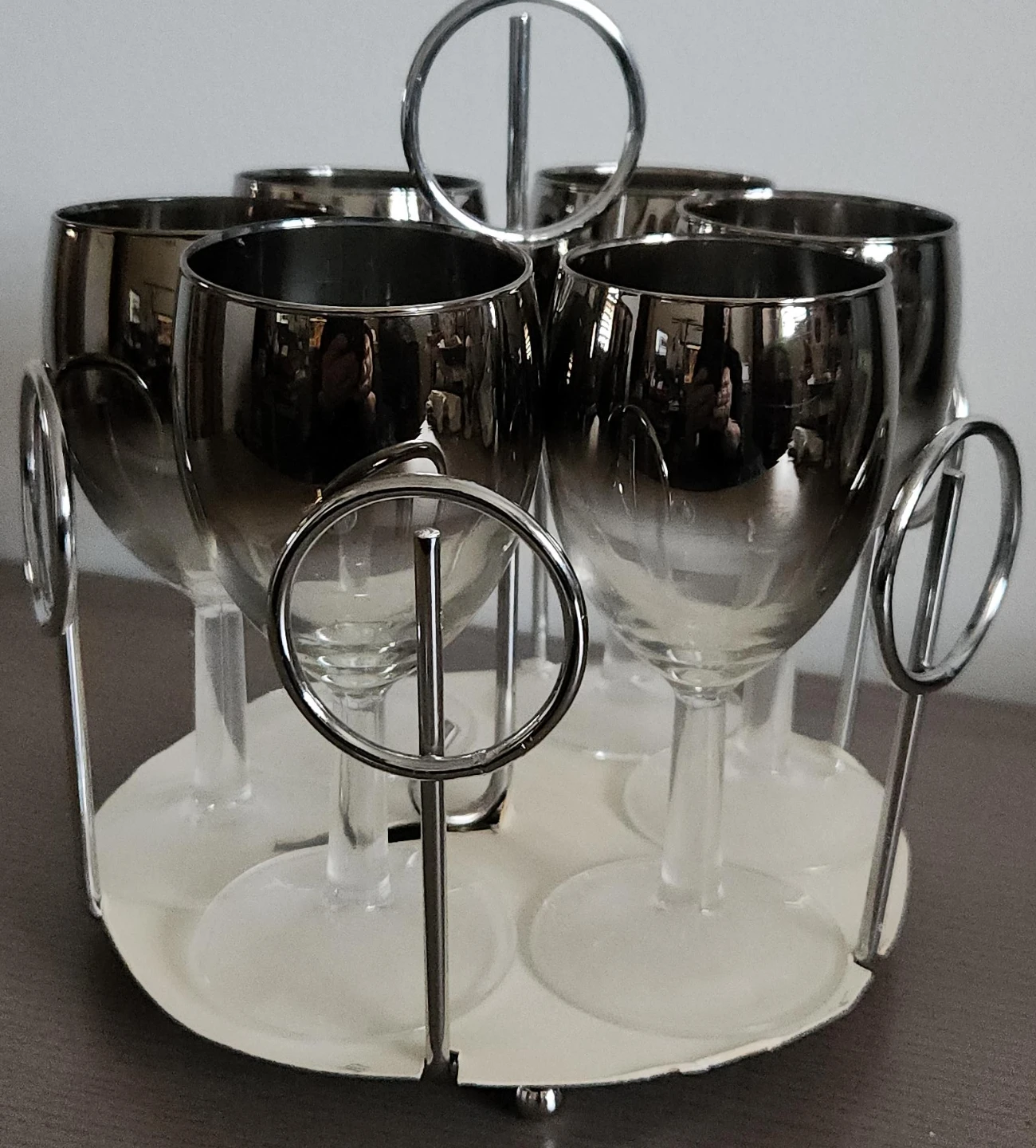 Set of 6 Metallic Wine Glasses with Holder