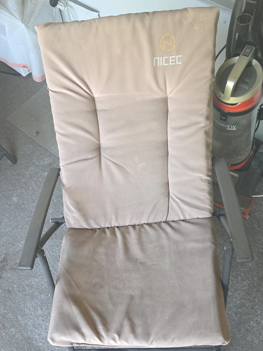 NICECE Padded Lounger Chair