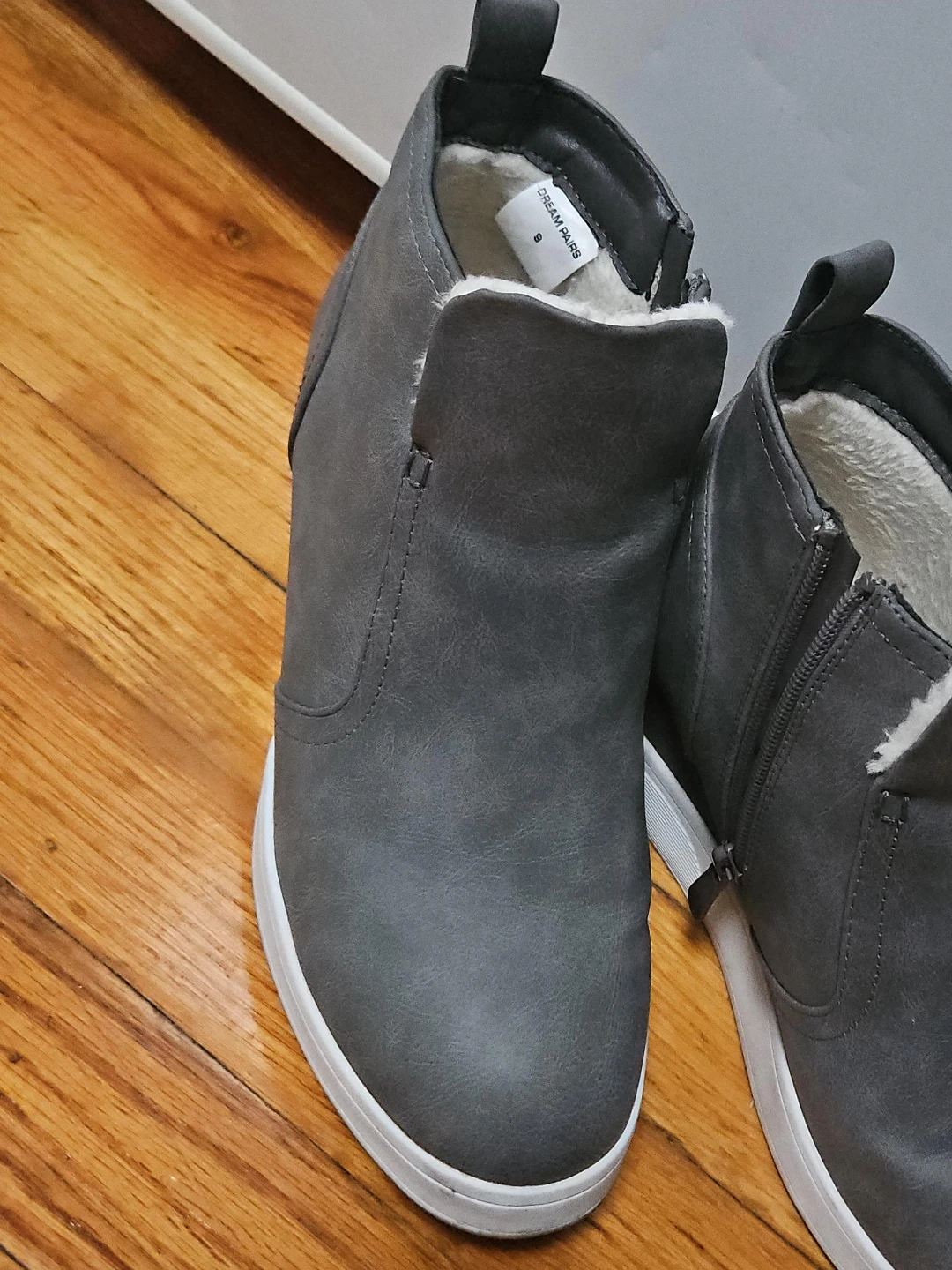 Dream Pairs Gray Faux Leather Fur Lined Wedge Ankle Boots Size 9 - photo 4