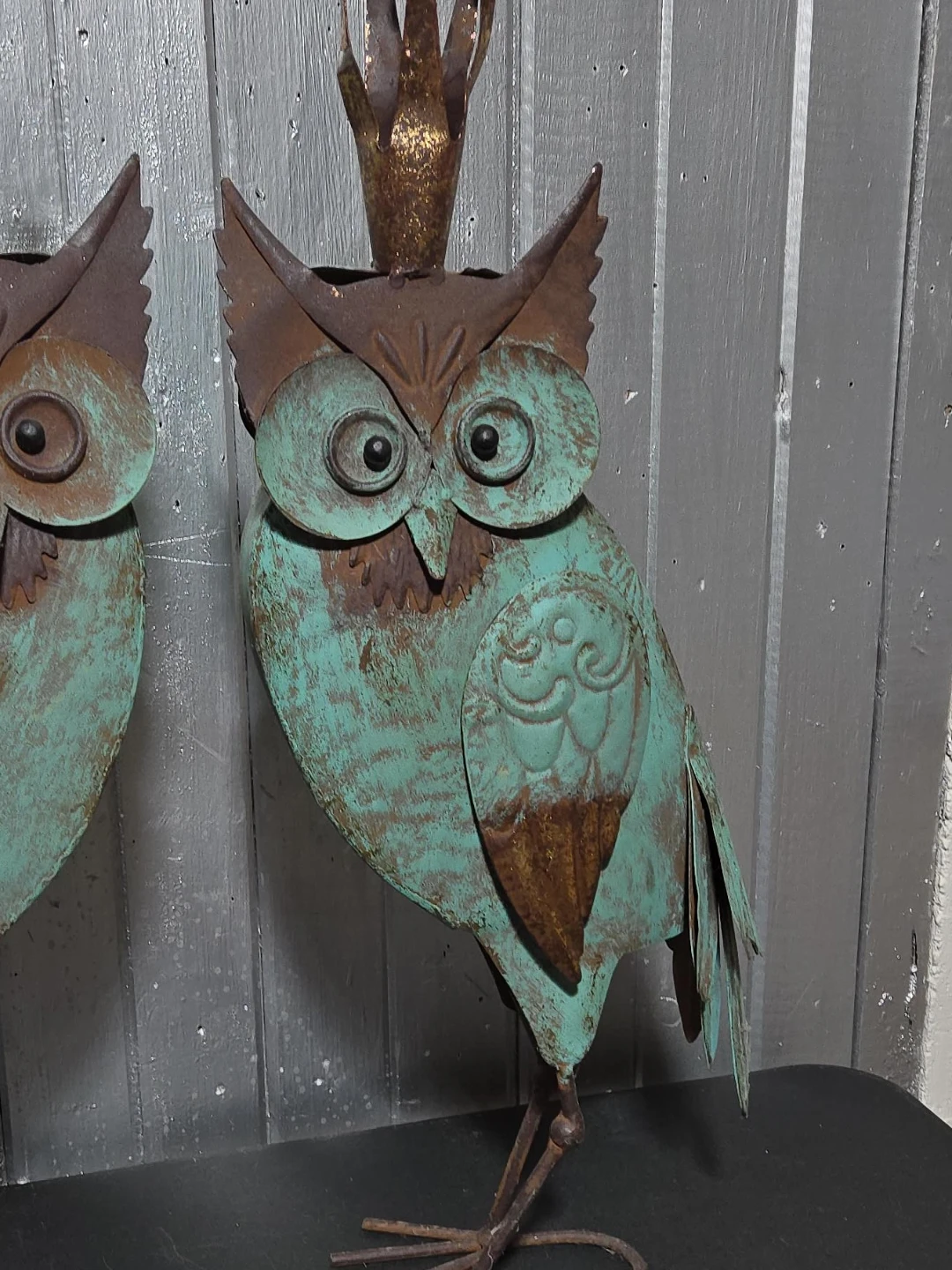 Set of 2 Rustic Metal Owl Decor with Crowns - photo 3