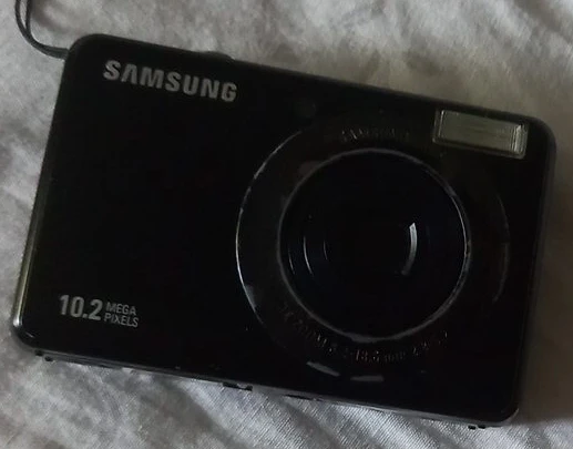 Samsung 10.2 MP Digital Camera
