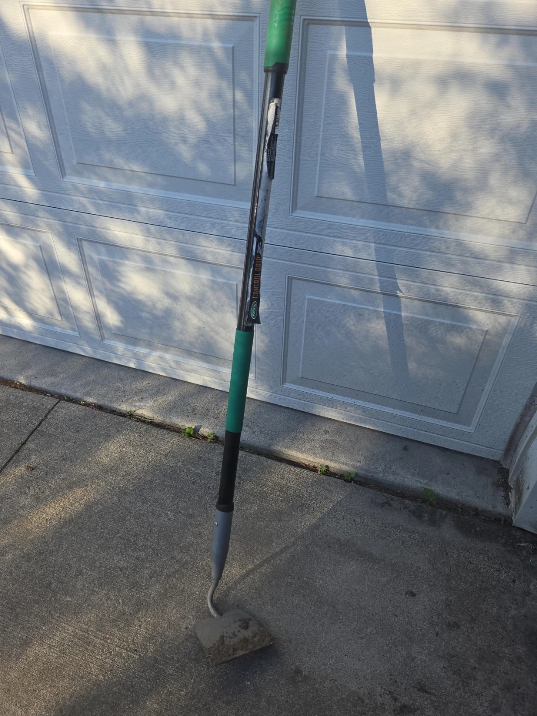 AMES True Temper Control Grip Hoe