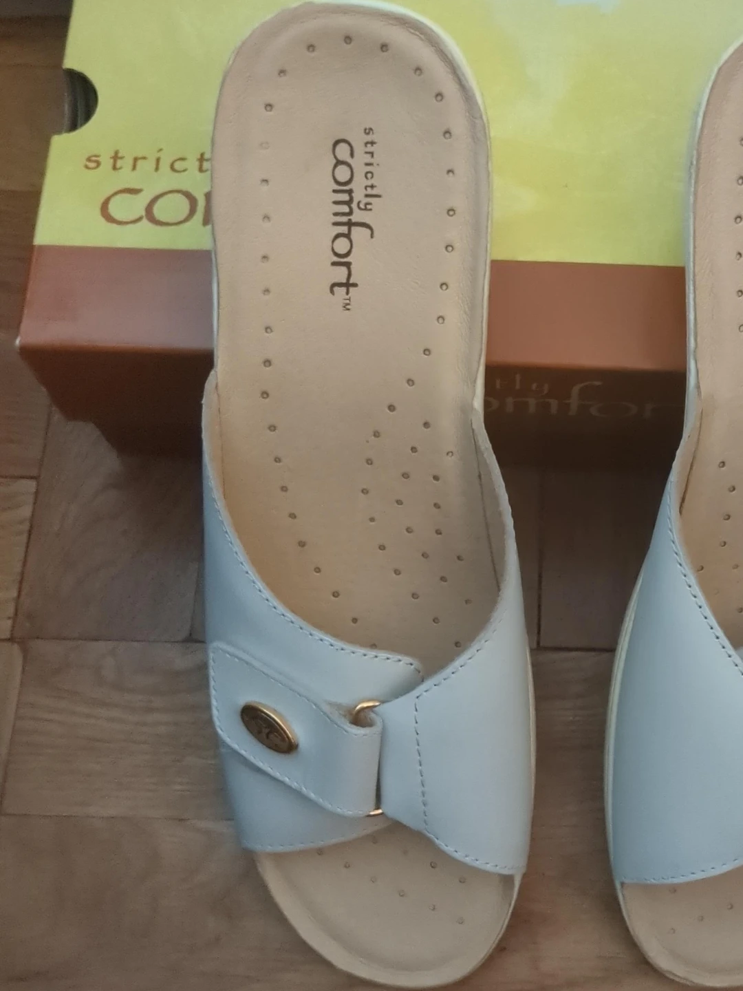 Strictly Comfort Women's White Slide Sandals