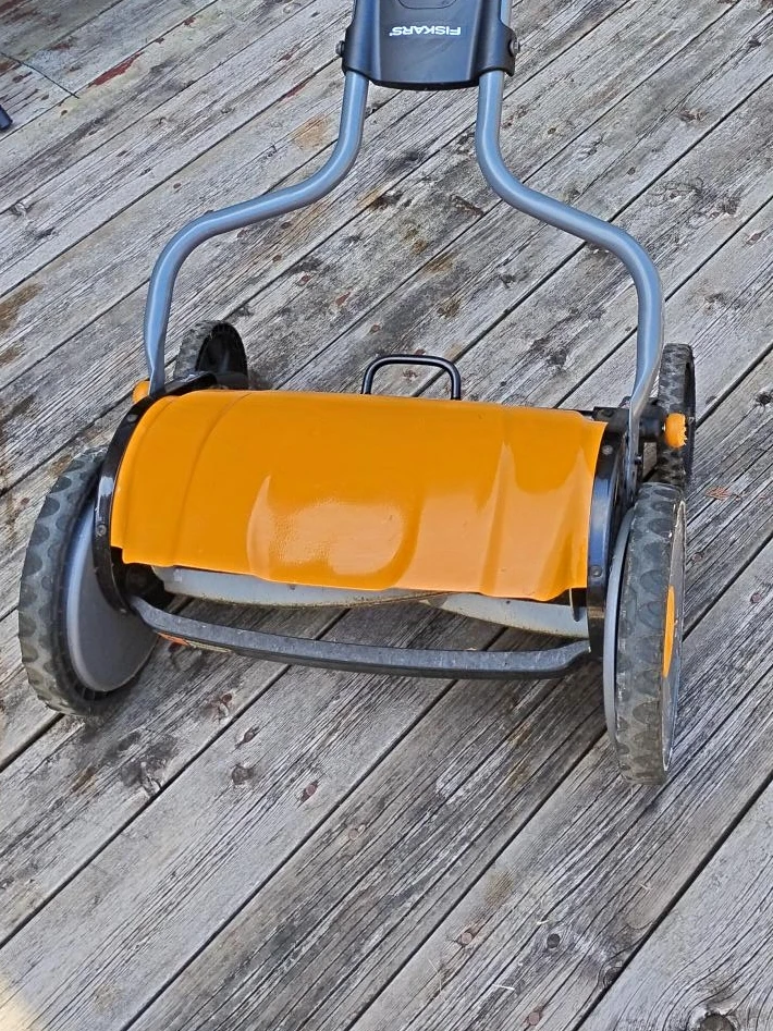 Fiskars Reel Mower