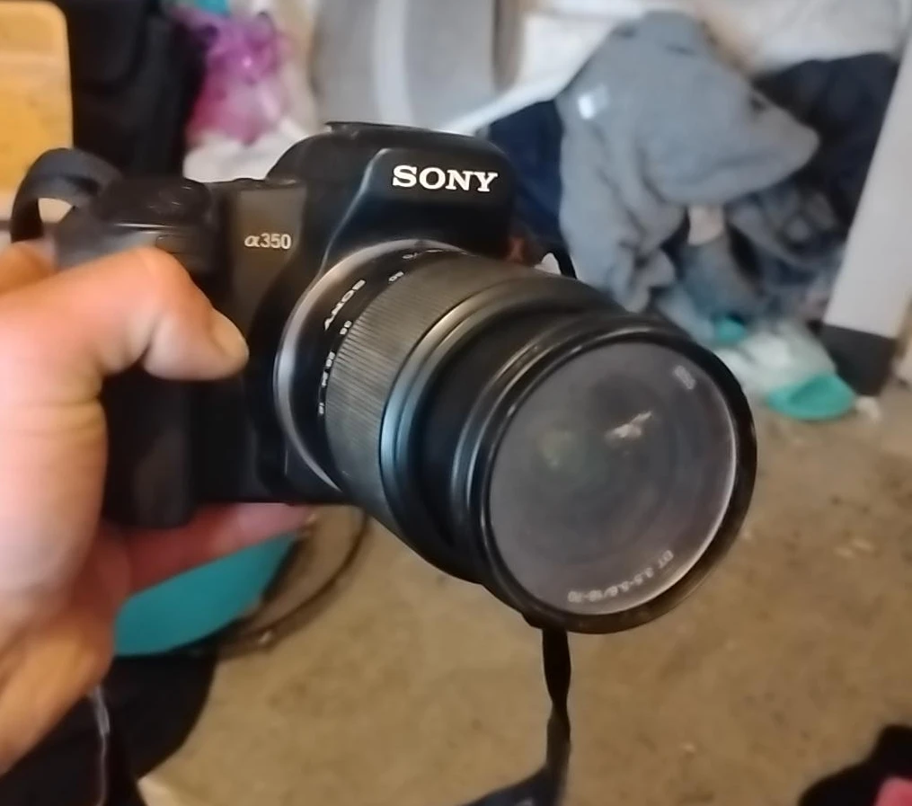 Sony Alpha a350 Digital Camera with Lens