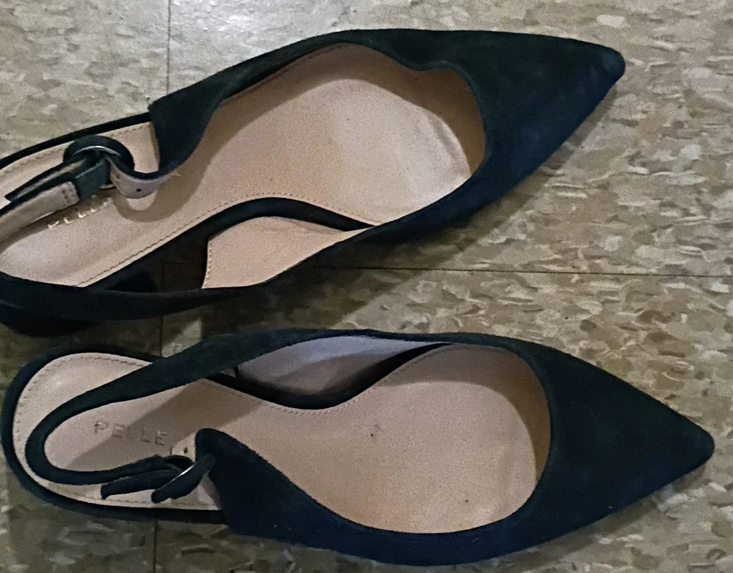 Pelle Moda Black Suede Slingback Flats
