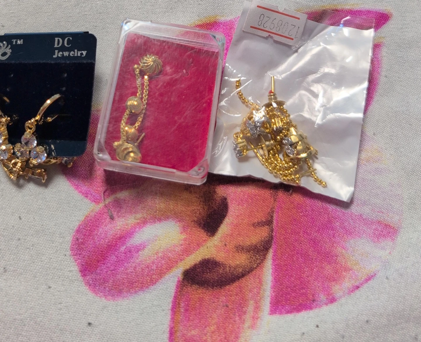 DC Jewelry Gold Tone Earrings Set