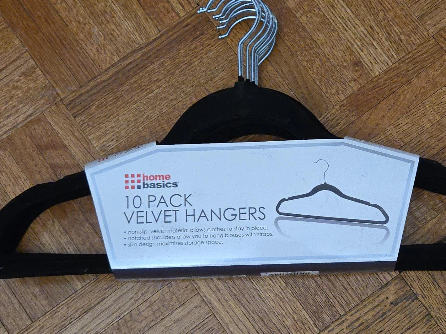 * NEW * Home Basics 10 Pack Velvet Hangers - Black