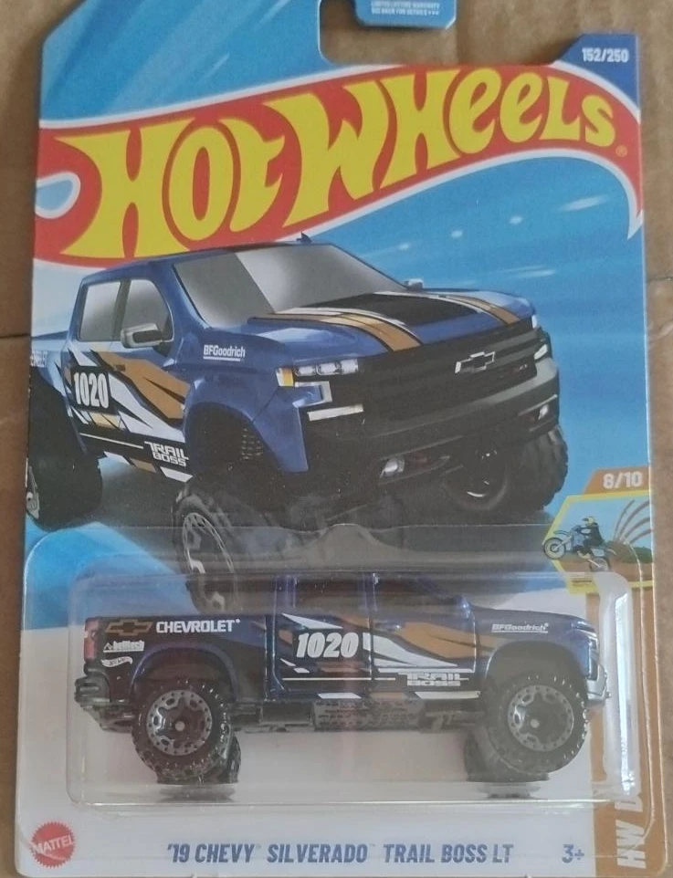 Hot Wheels '19 Chevy Silverado Trail Boss LT Die-Cast Truck