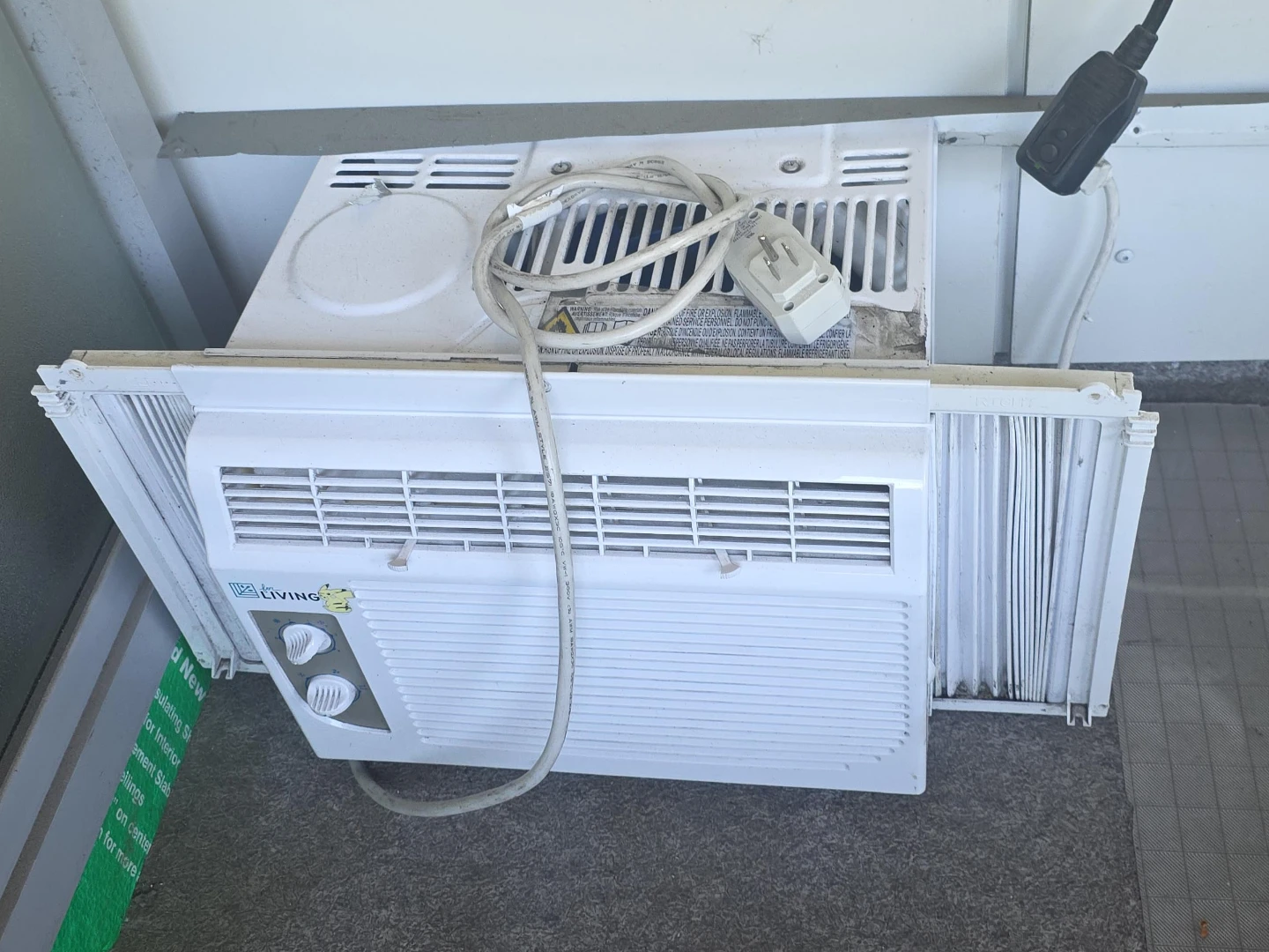 Living Window Air Conditioner