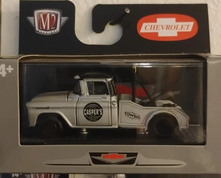 M2 Machines Chevrolet Tow Truck Diecast