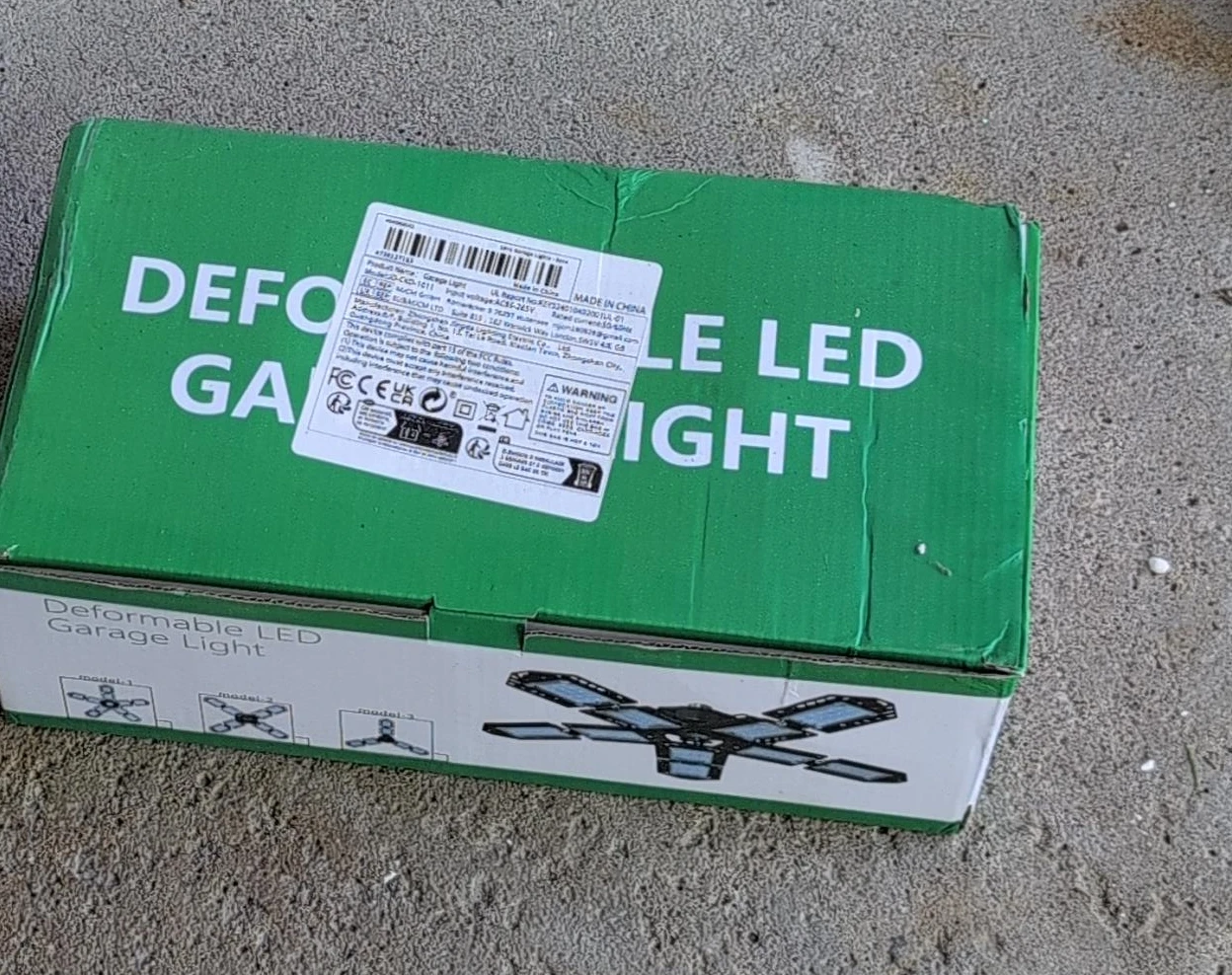 Deformable LED Garage Light