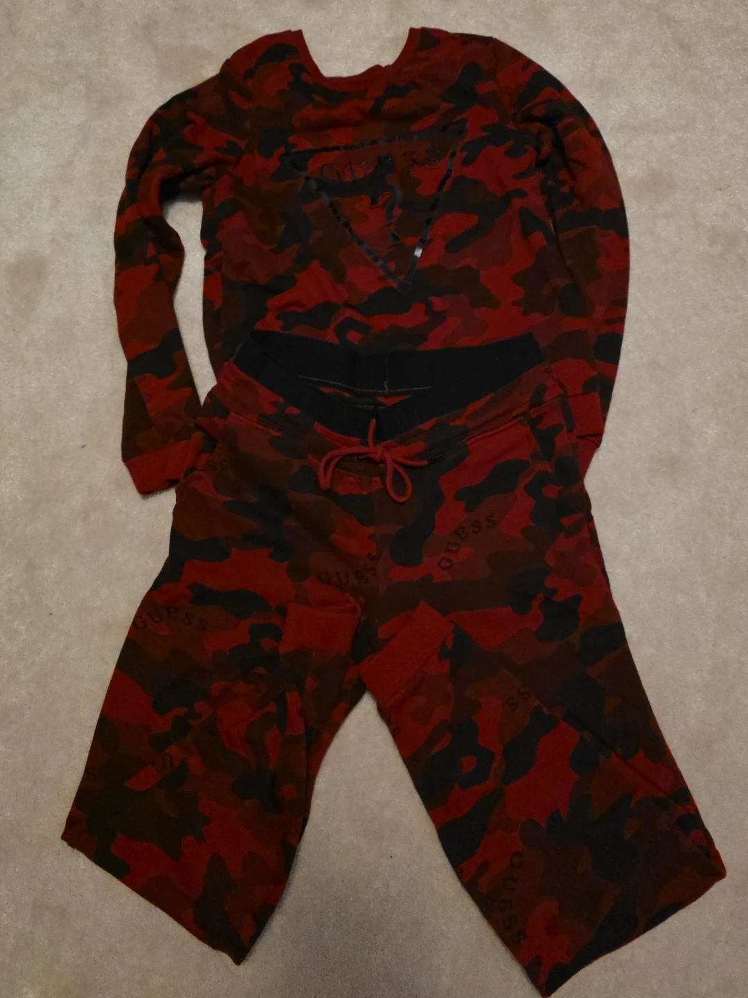 Guess Camo Sweatshirt and pants set