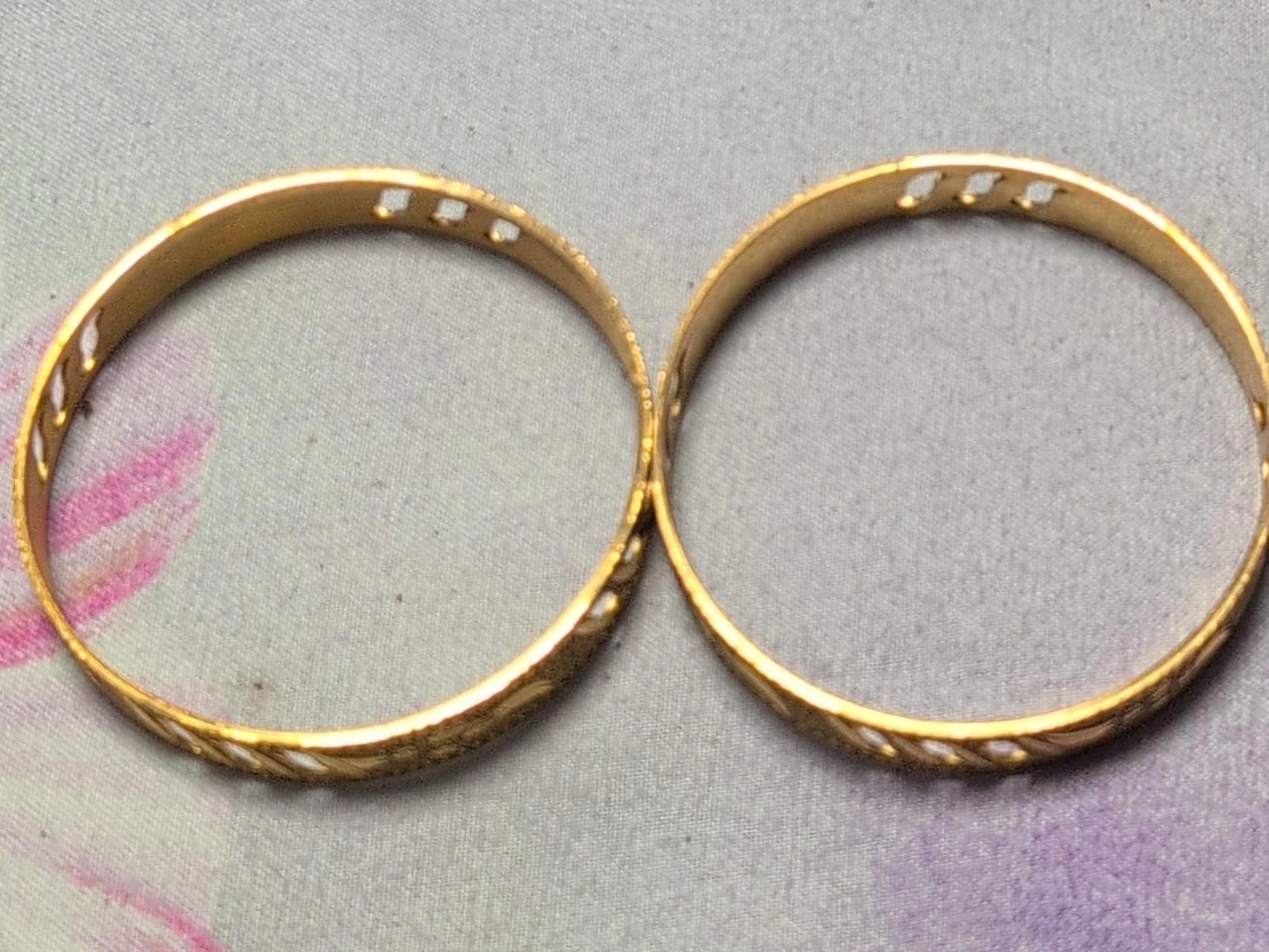 Gold Tone Bangles Set