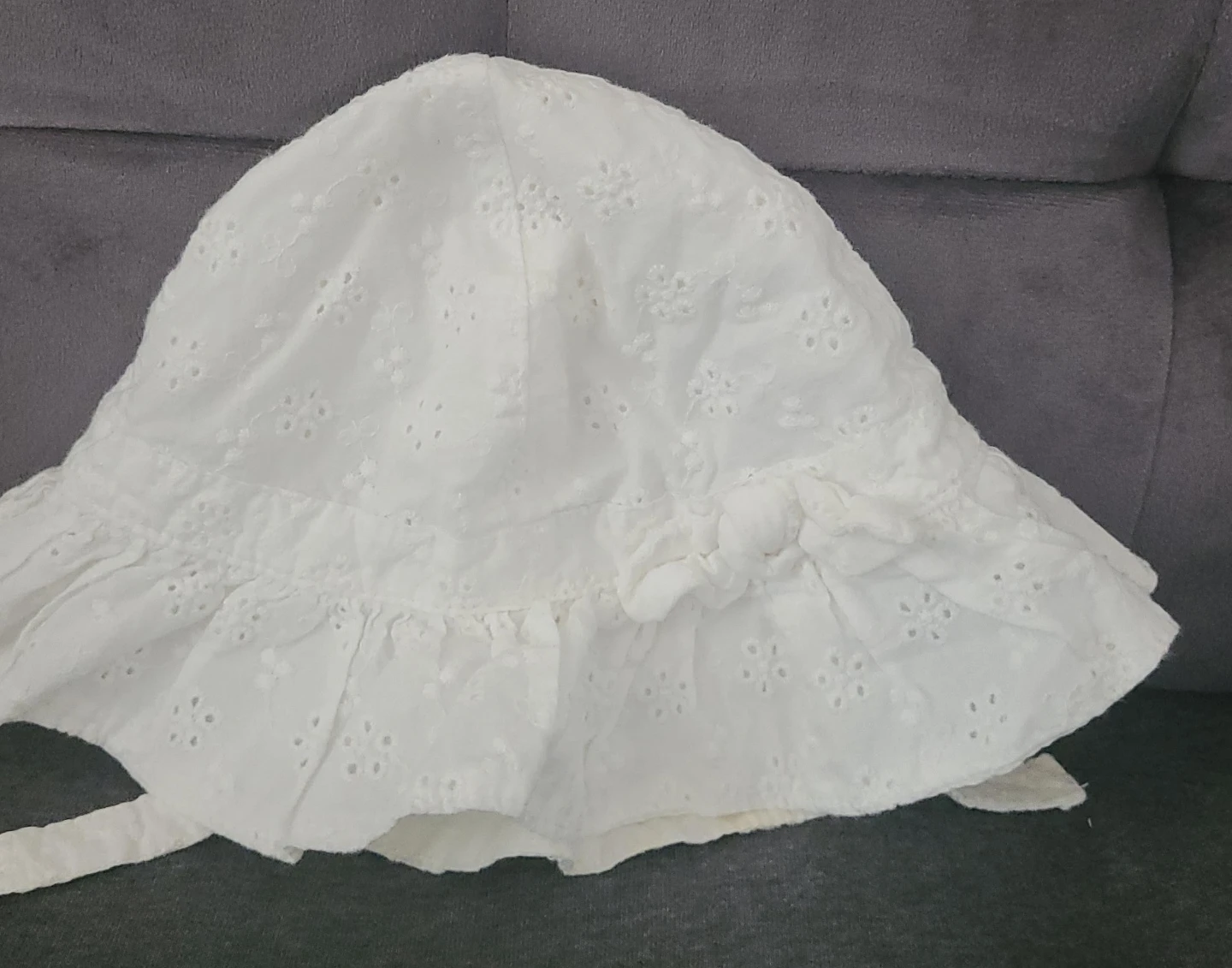 OshKosh B'gosh White Eyelet Sun Hat 12-24M