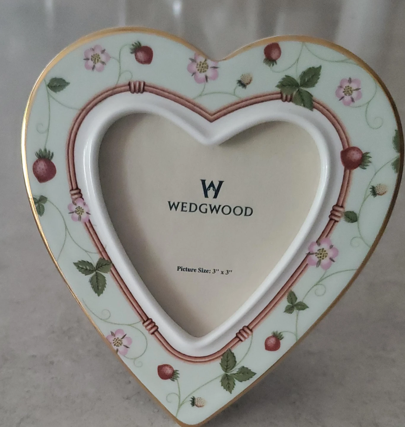 Wedgwood Heart Picture Frame - Strawberry Design