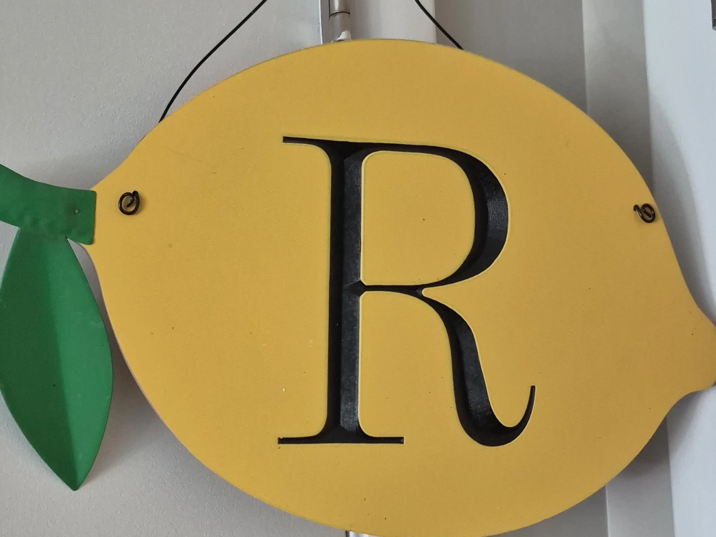 Decorative Lemon Letter  "R" Sign