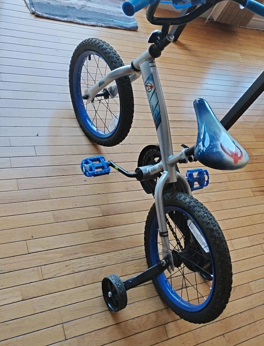 Marvel Avengers Kids Bicycle - photo 3