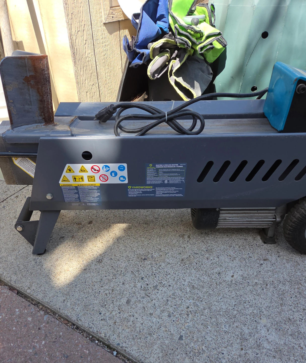 YARDWORKS ELECTRIC 9-TON LOG SPLITTER