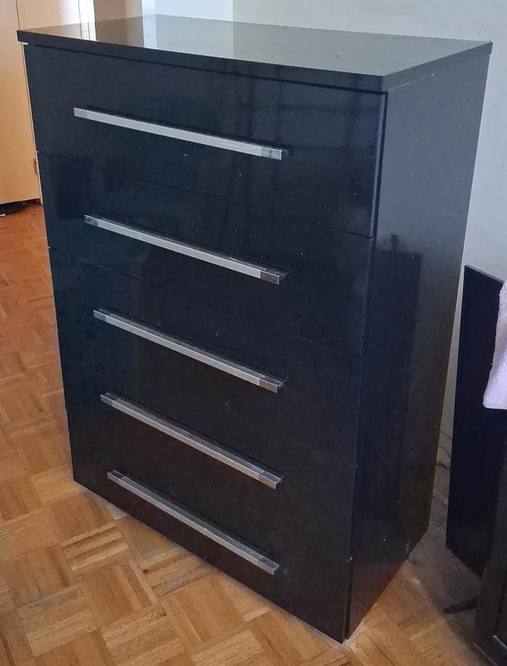 Black 5-Drawer Chest