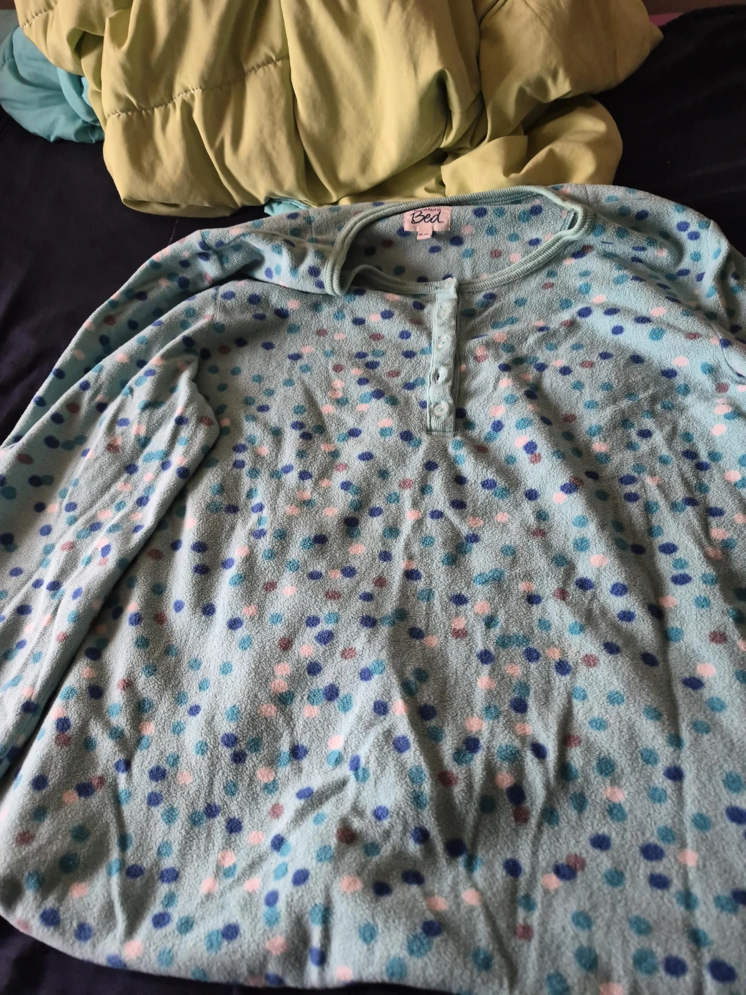 Bed patterned fleece top