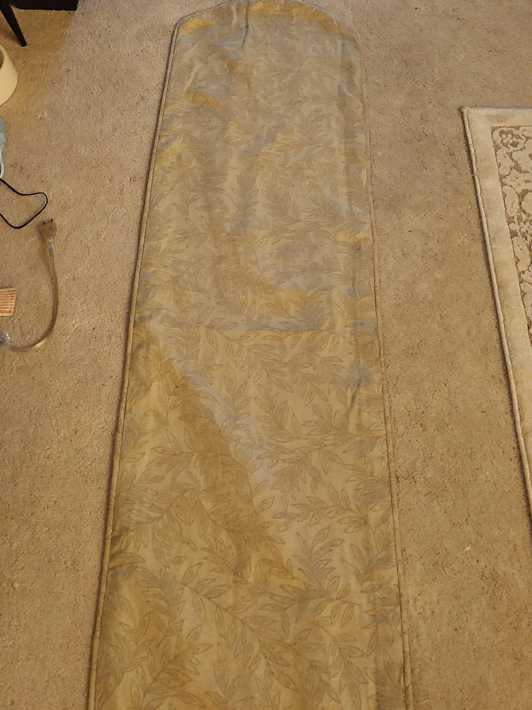 Garment Bag with Leaf Pattern