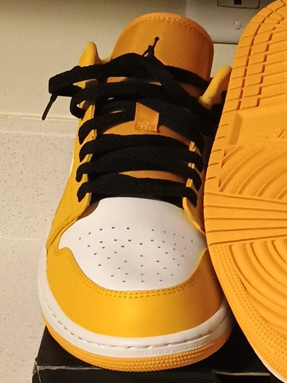Air Jordan 1 Low Yellow/White Sneakers